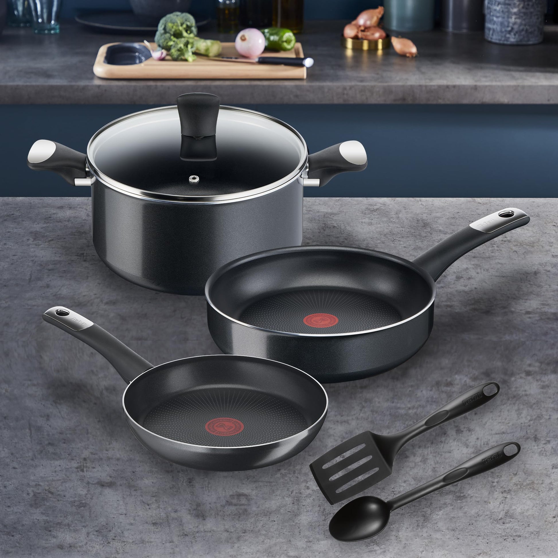 Batería de Cocina T-fal Hard Titanium Plus Negro 6 Piezas Antiadherente Duradero