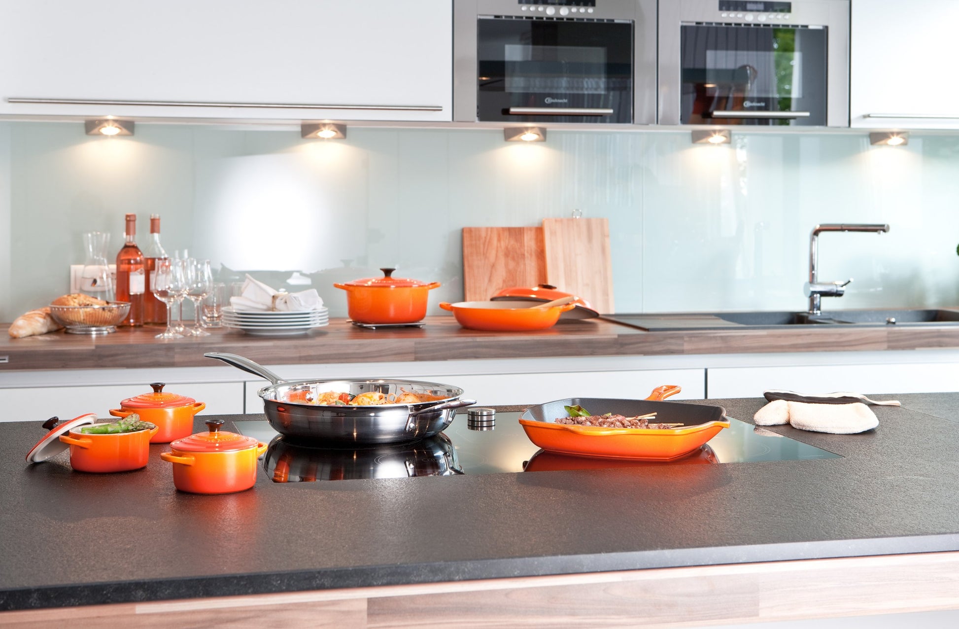 Le Creuset Enameled Cast-Iron 10-1/4-Inch Square Skillet Grill, Flame
