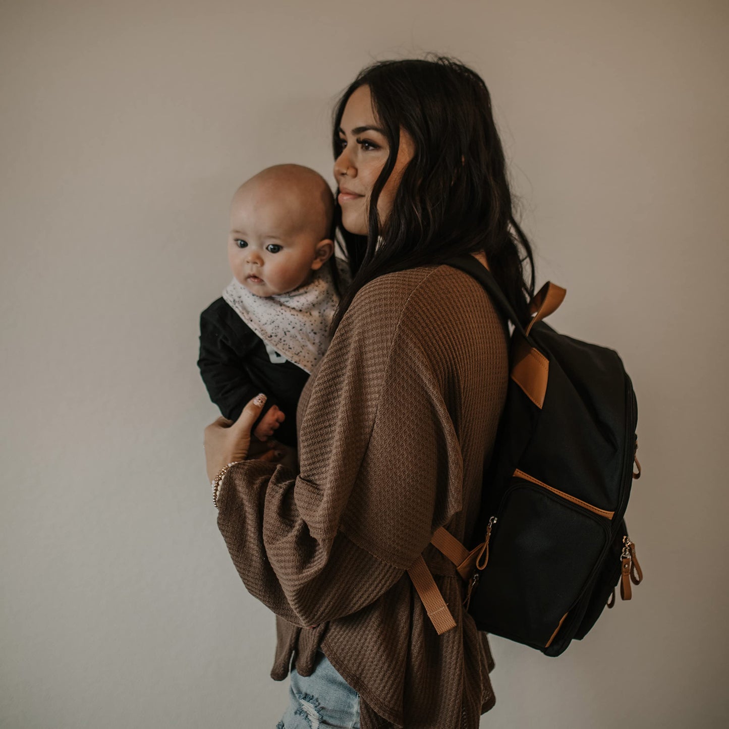 Parker Baby Co. - Mochila Pañalera Unisex Multifuncional con Cierre Completo y Bolsillos Térmicos para Mamá y Papá, Color Negro