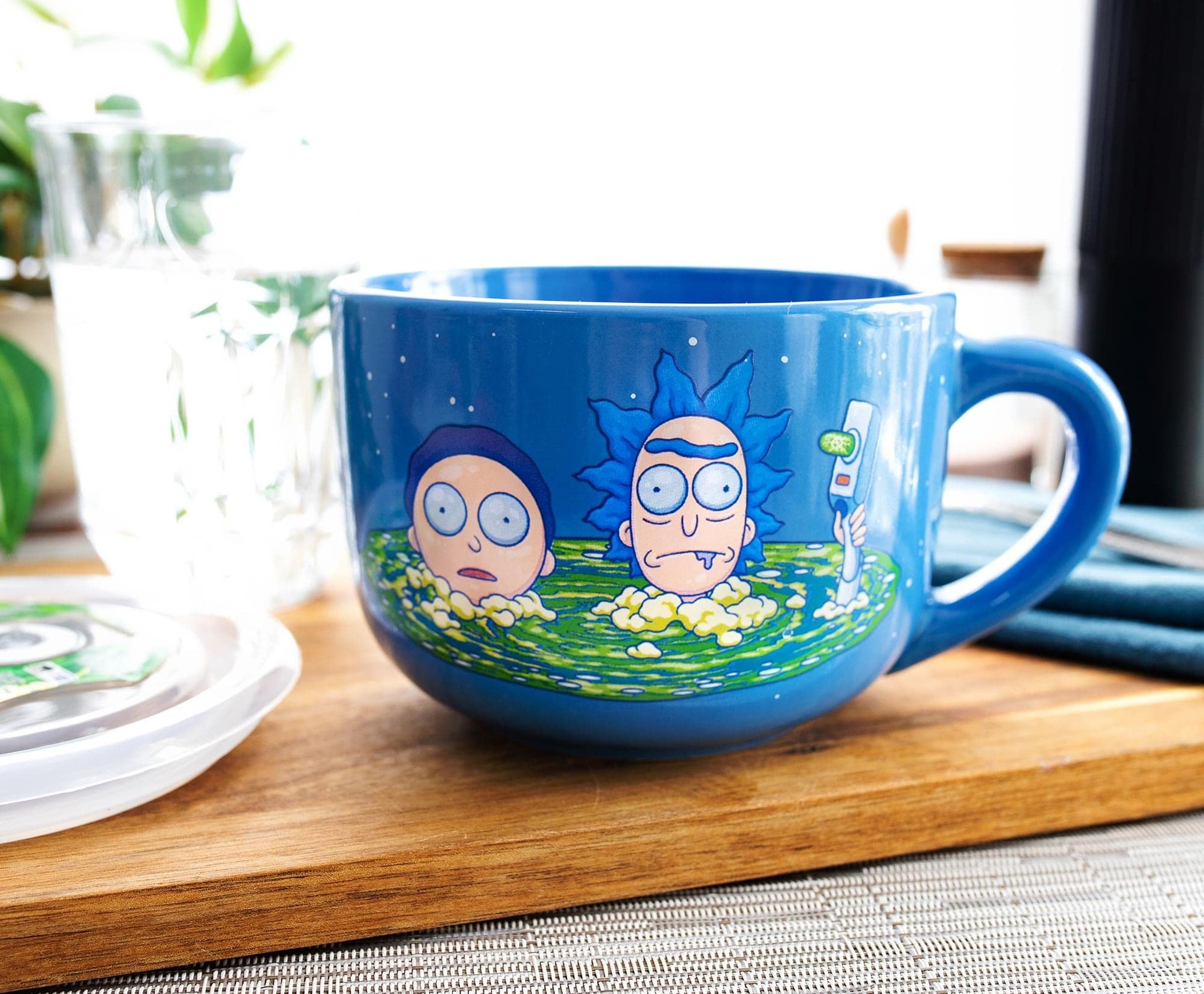 Taza de Sopa de Cerámica Silver Buffalo Rick and Morty Plata con Tapa Ventilada