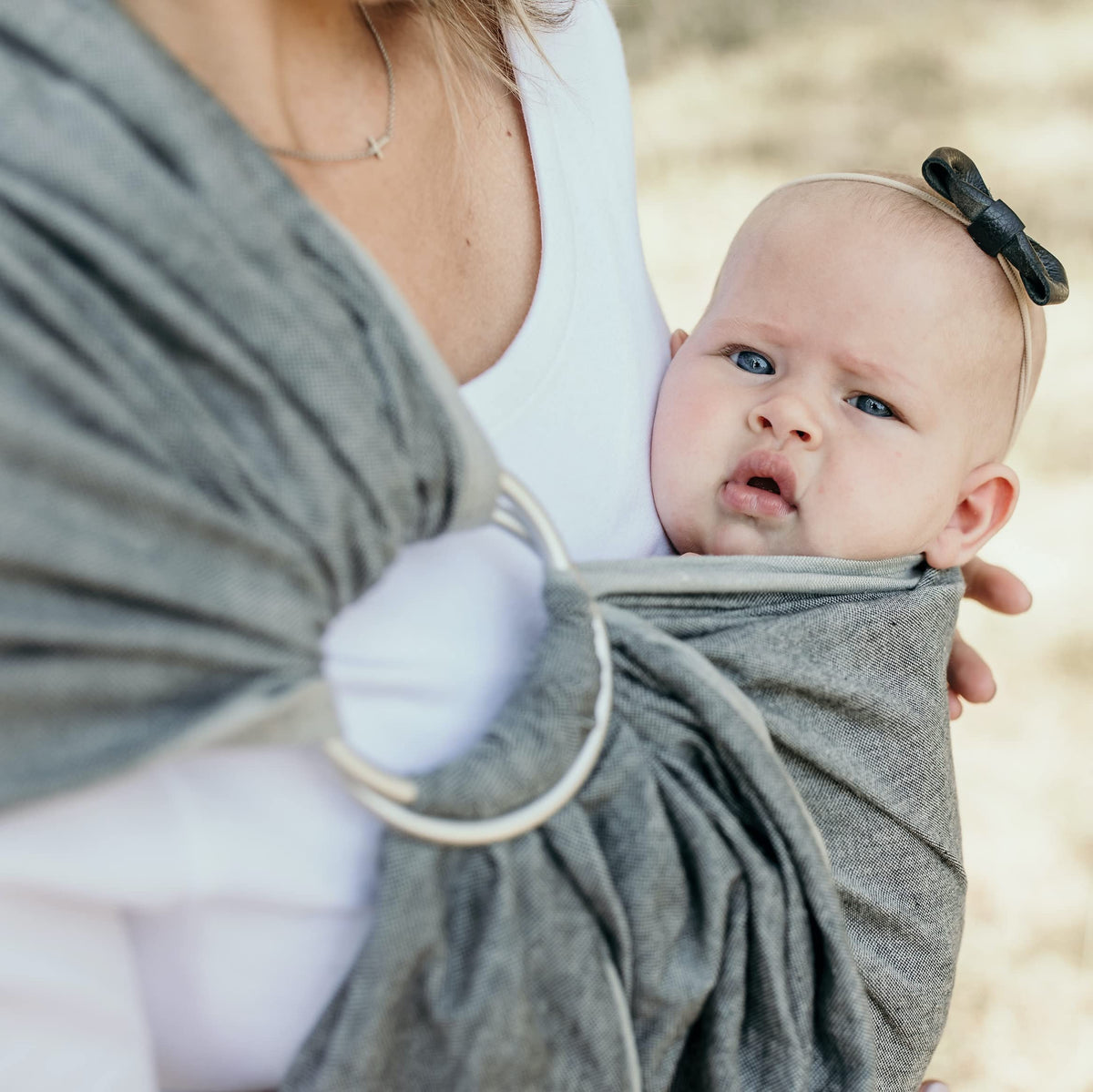 Envoltura de cadera para bebé – Portabebés para recién nacidos y niños pequeños – Envoltura de bebé de algodón suave para una cómoda ropa de bebé – Ideal para regalos de lactancia y ducha de bebé