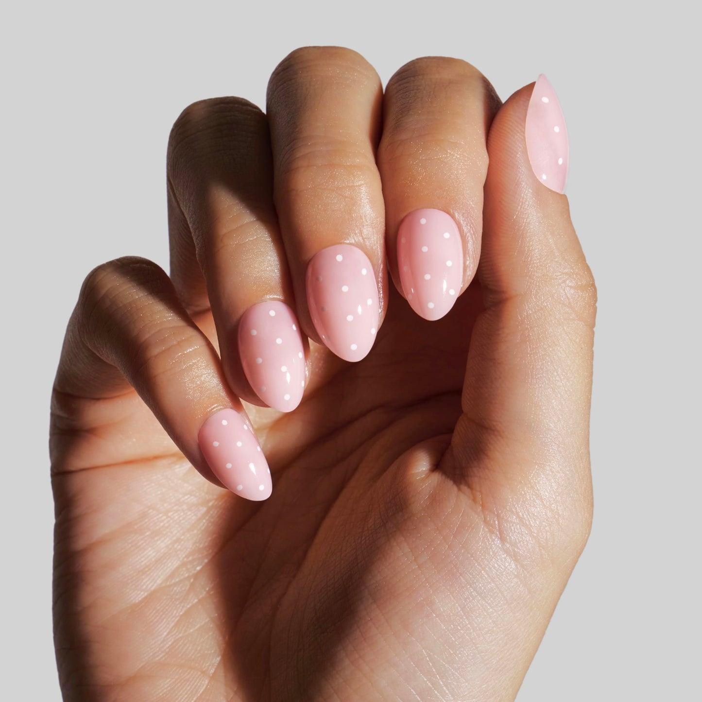 Celebritips Uñas postizas | Lunares rosa bebé, uñas almendradas extracortas, reutilizables, uñas de otoño con calidad de salón | 16 tamaños - Kit de 32 uñas con pegamento de fijación extrafuerte y pes