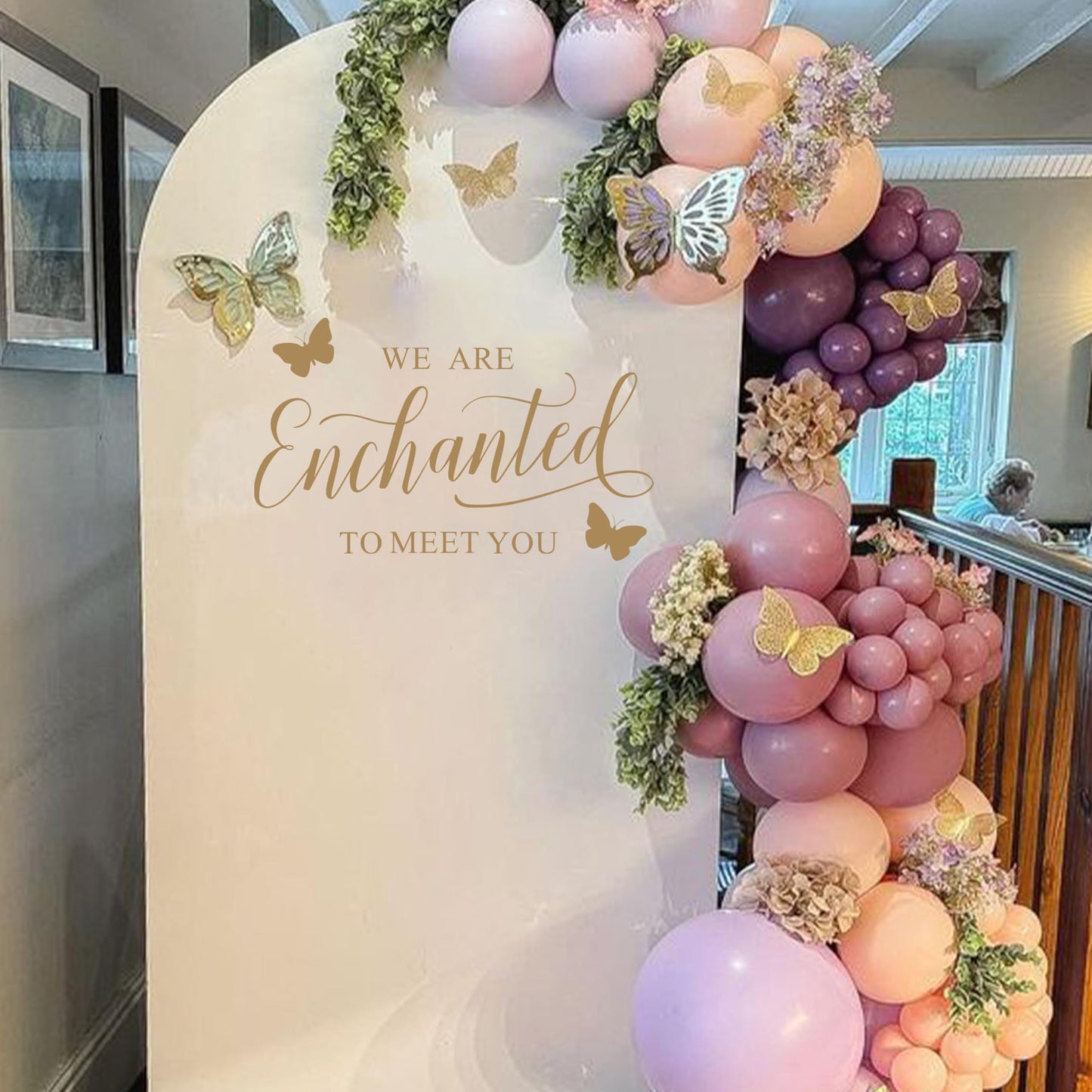 Capiont We are Enchanted to Meet You - Calcomanía de pared con mariposas para baby shower, diseño de texto en inglés "Enchanted to Meet You", decoración de fiesta de género, arco de globo (mariposa