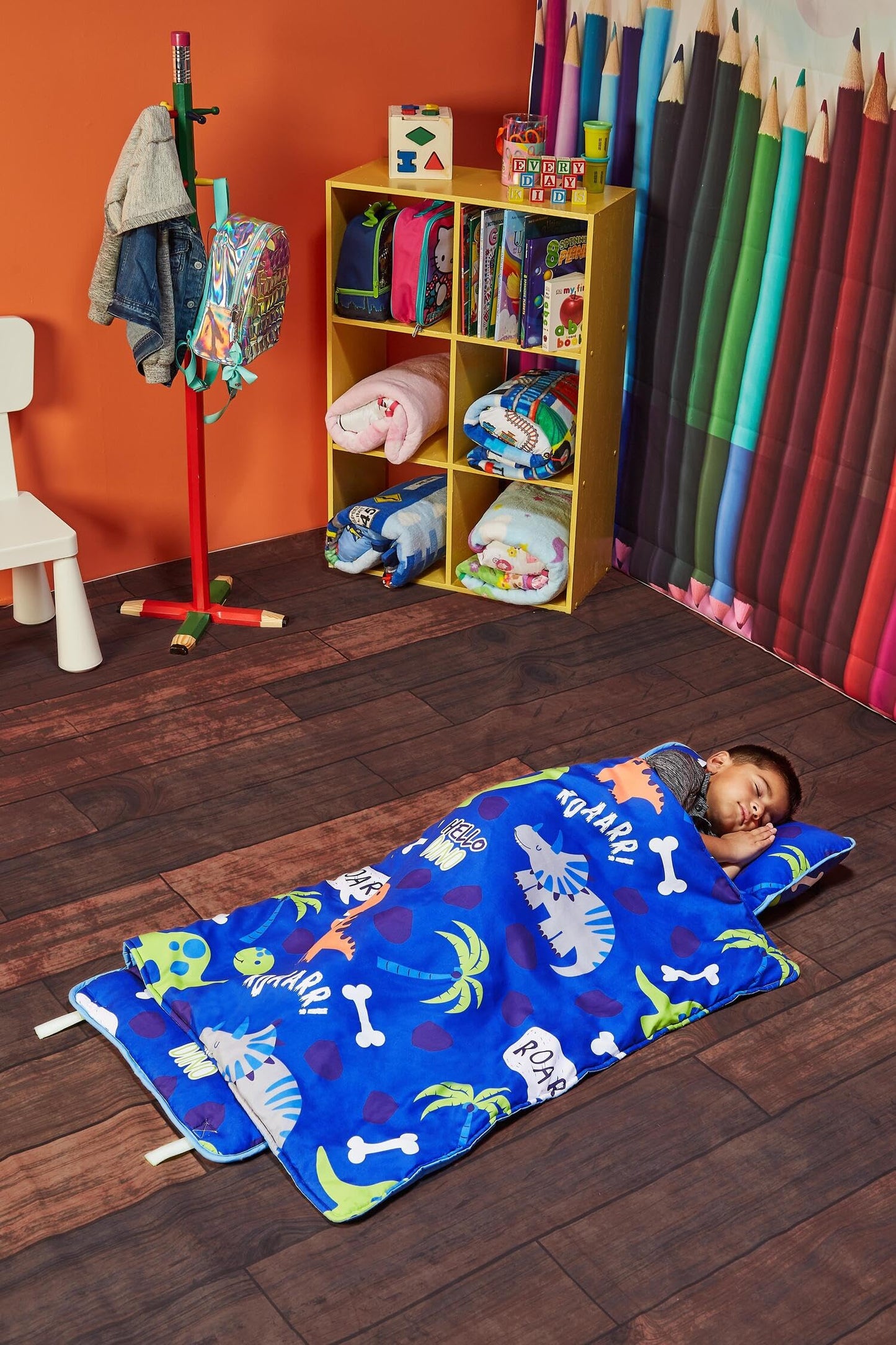 Everyday Kids - Tapete para siesta con almohada extraíble, asa de transporte con cierre de correas, diseño enrollable, microfibra suave para preescolar, guardería, saco de dormir de viaje, edades de 3