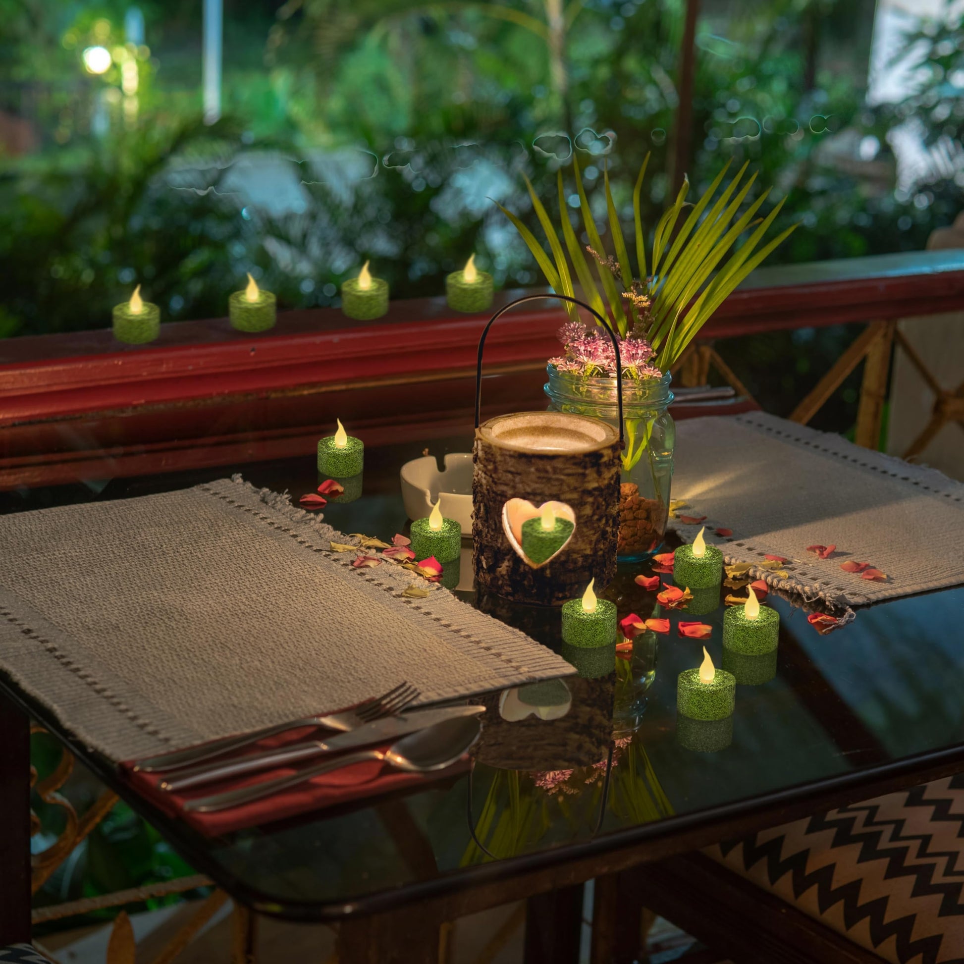 Furora LIGHTING - Velas LED con purpurina verde, paquete de 12, velas parpadeantes sin llama para decoración del hogar, 1.5 pulgadas de ancho x 1.65 pulgadas de alto, funciona con pilas