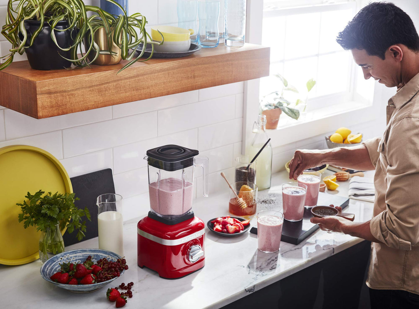 KitchenAid KSB1325PA K150 Licuadora trituradora de hielo de 3 velocidades, 40 onzas, color rojo pasión