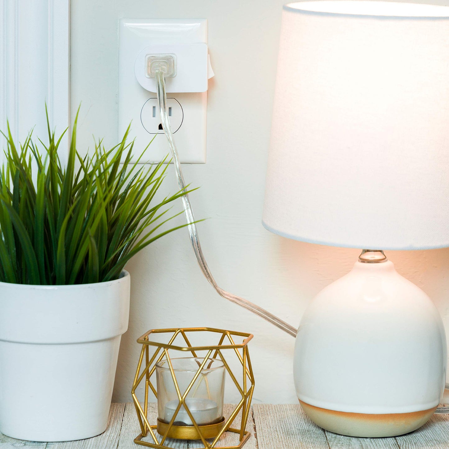 Interruptor de encendido/apagado de tierra Cordinate, 3 clavijas, adaptador de enchufe, ideal para luces interiores y electrodomésticos pequeños, blanco, 49968, 1 paquete
