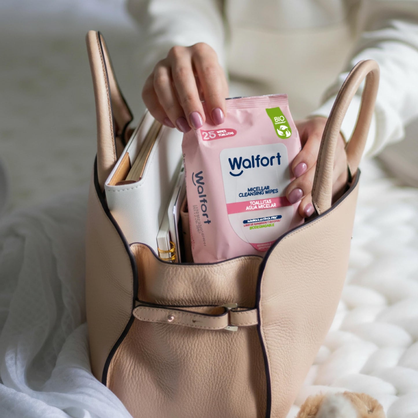 Walfort | Toallitas micelares + Pads desmaquillantes waterproof. Remueven maquillaje, limpian e hidratan. Ideales para el cuidado diario de la piel. Caja con 5 productos