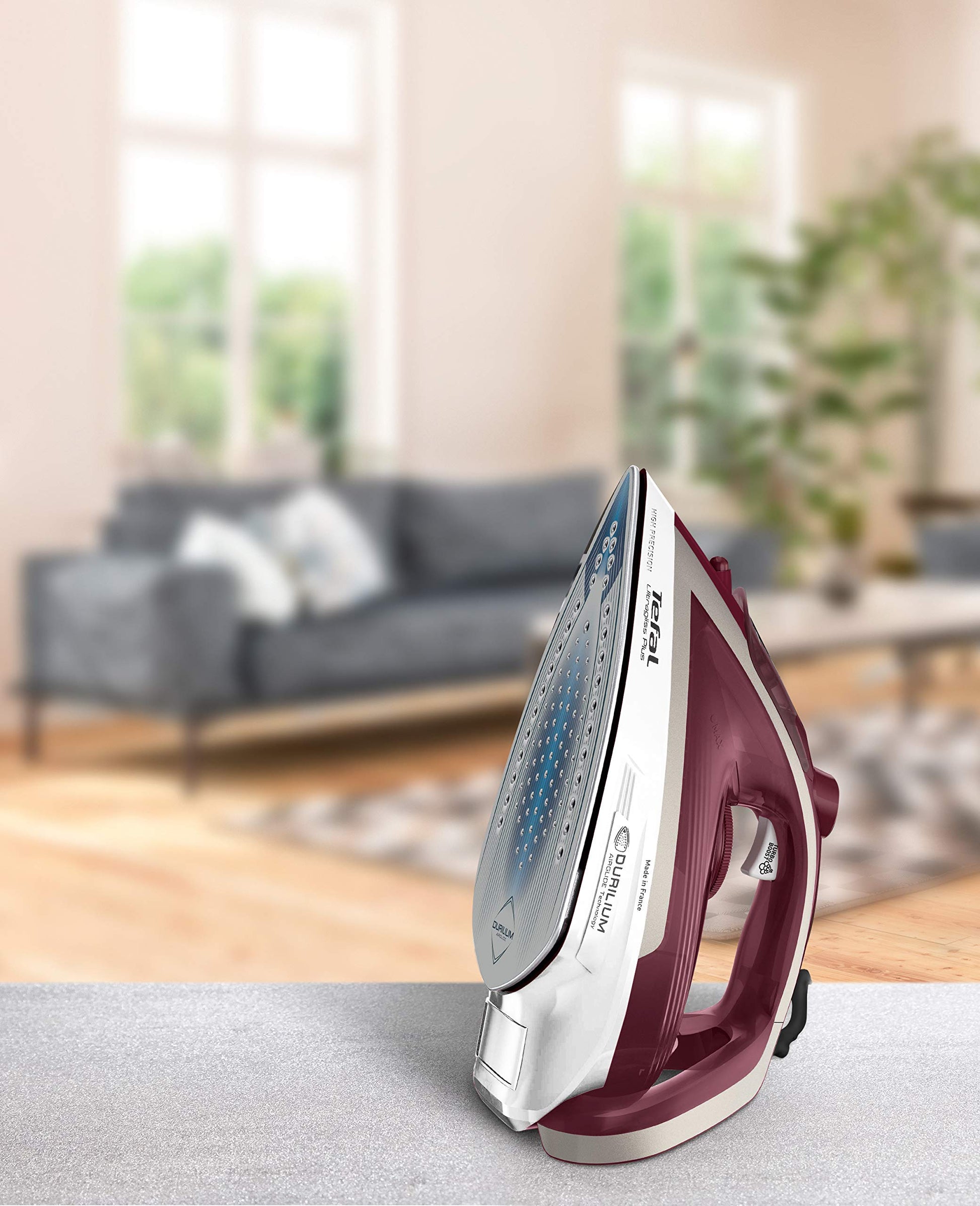 Plancha de Vapor Tefal Ultragliss Plus rojo blanco con Suela Resistente a Arañazos