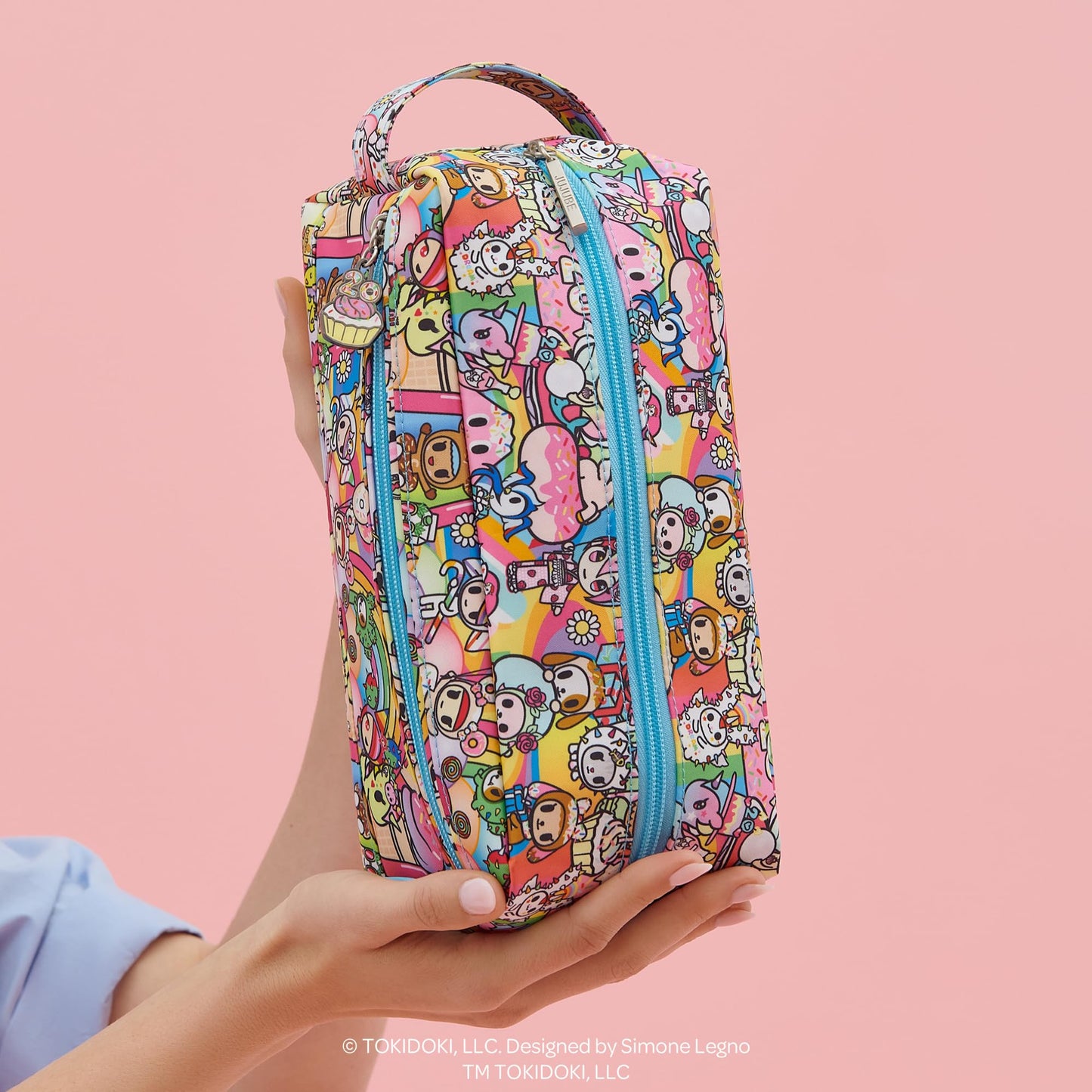 JuJuBe x tokidoki - Neceser de aseo para celebrar el 20 aniversario, bonita bolsa con cierre para mujeres y niñas, organización ideal para viajes, equipaje, escuela, trabajo, lavable a máquina