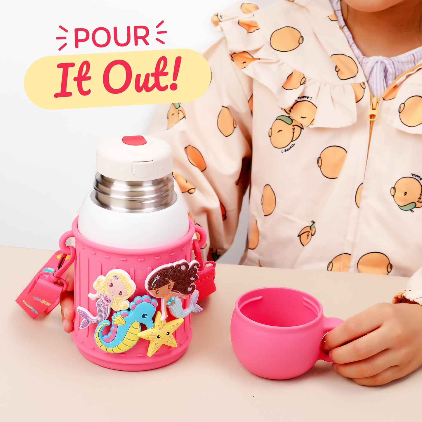 Le Glacier - Juego de vasos aislantes para niños, 16 onzas, botella de agua de acero inoxidable con tapa de popote y tapa para verter, taza a prueba de fugas, funda de silicona, dijes y correa