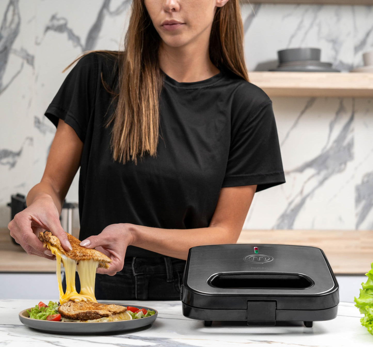 Hukën x MasterChef | Sandwichera Heat+ Premium | Capacidad para 2 Rebanadas | Acero Inoxidable de Alta Calidad | Diseño Elegante y Resistente para Resultados Óptimos