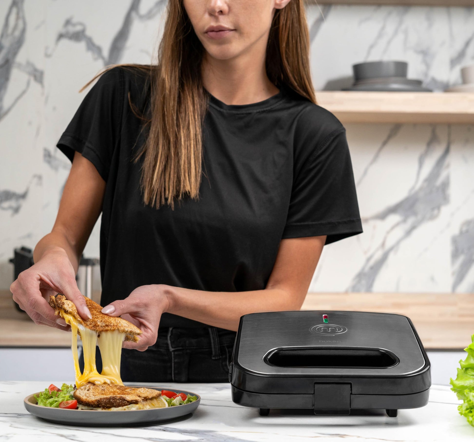 Hukën x MasterChef | Sandwichera Heat+ Premium | Capacidad para 2 Rebanadas | Acero Inoxidable de Alta Calidad | Diseño Elegante y Resistente para Resultados Óptimos