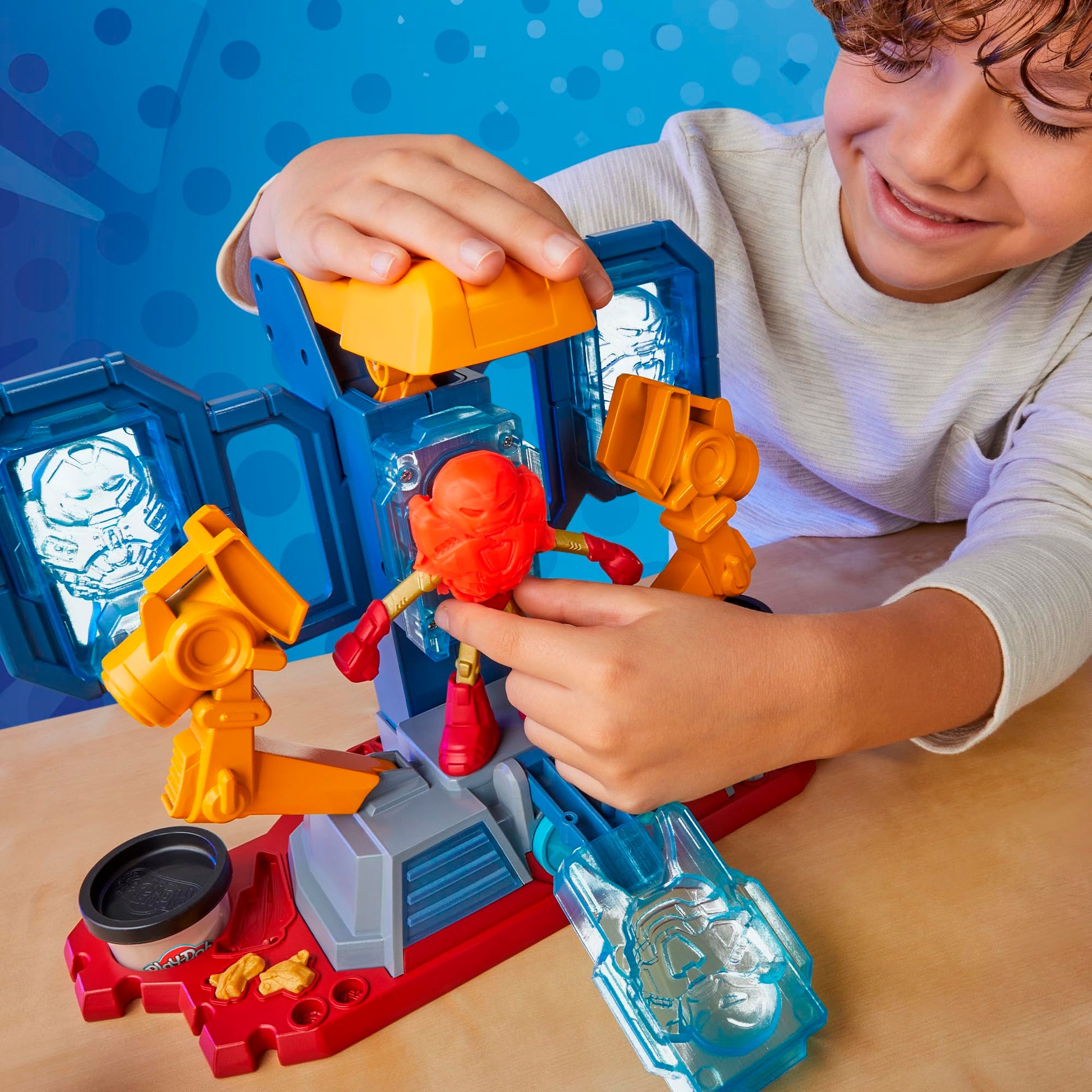 Set de Juego Play-Doh PD Iron Man rojo con Laboratorio de Creación de Armaduras