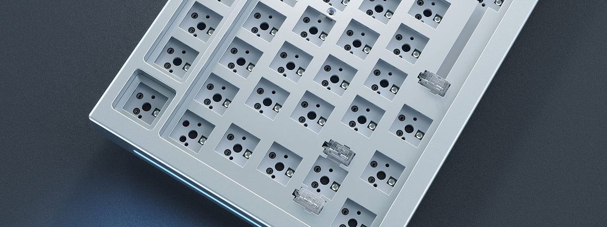 Teclado Mecánico Modular Glorious Hielo Blanco Junta de Alto Perfil Premium RGB 75% Reacondicionado