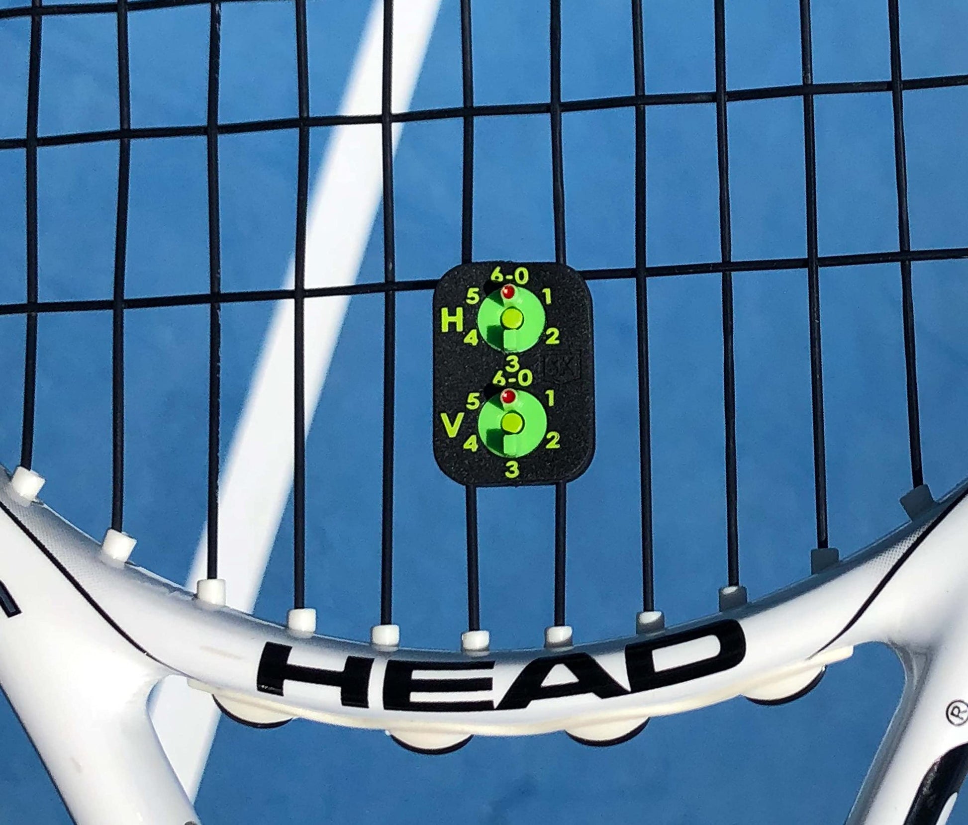 Dispositivo SkorKeep Blanco Mantenimiento de Puntuación de Tenis con Amortiguación de Vibraciones