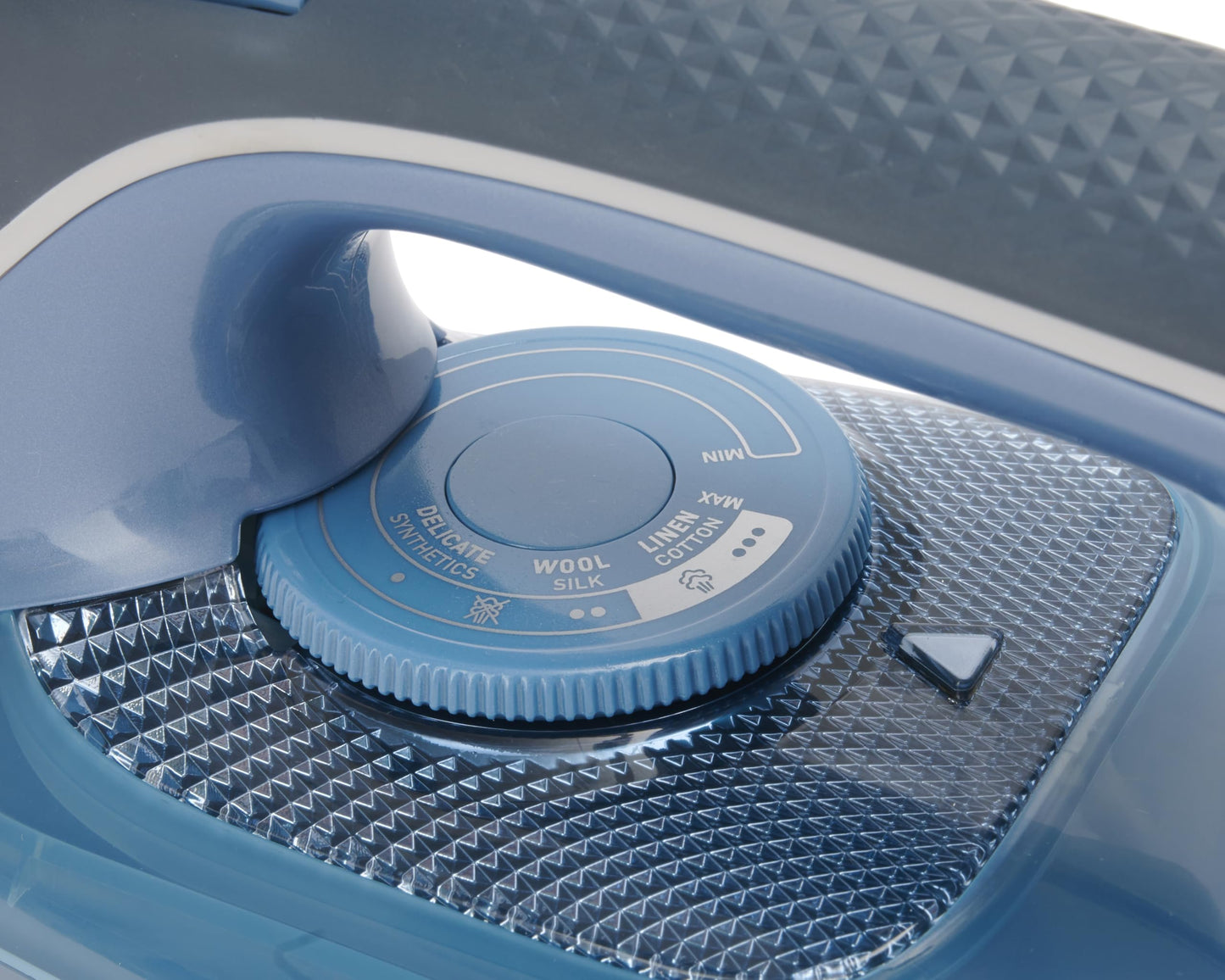 Plancha Vertical de Vapor Rowenta Azul con Suela Microsteam 300 Láser y Sistema Antical 2500 W
