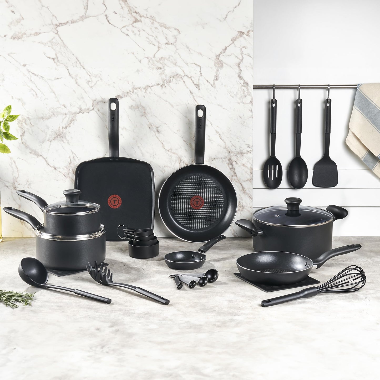 Batería de Cocina T-fal Negro con Antiadherente Easy Glide y Termo Señal