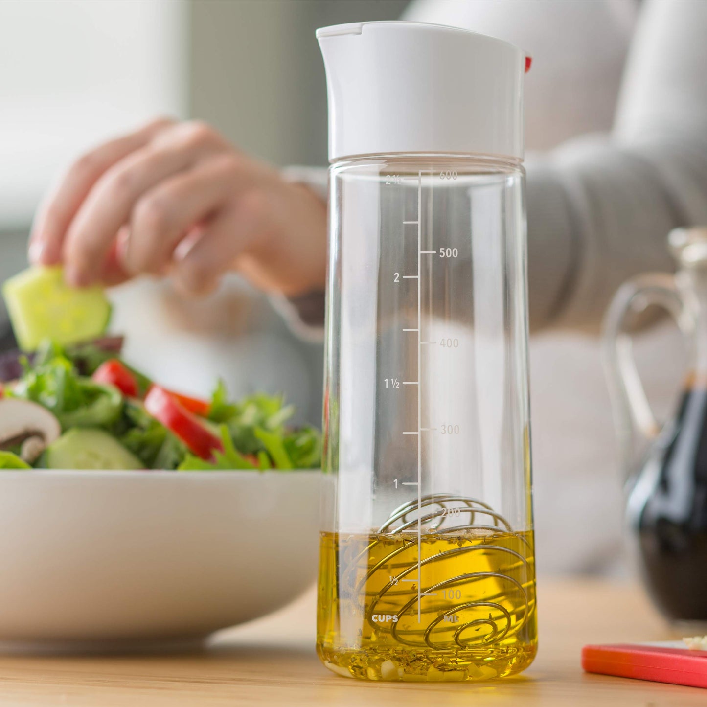 Shaker de Aderezos Whiskware Vidrio con Batidor de Alambre BlenderBall