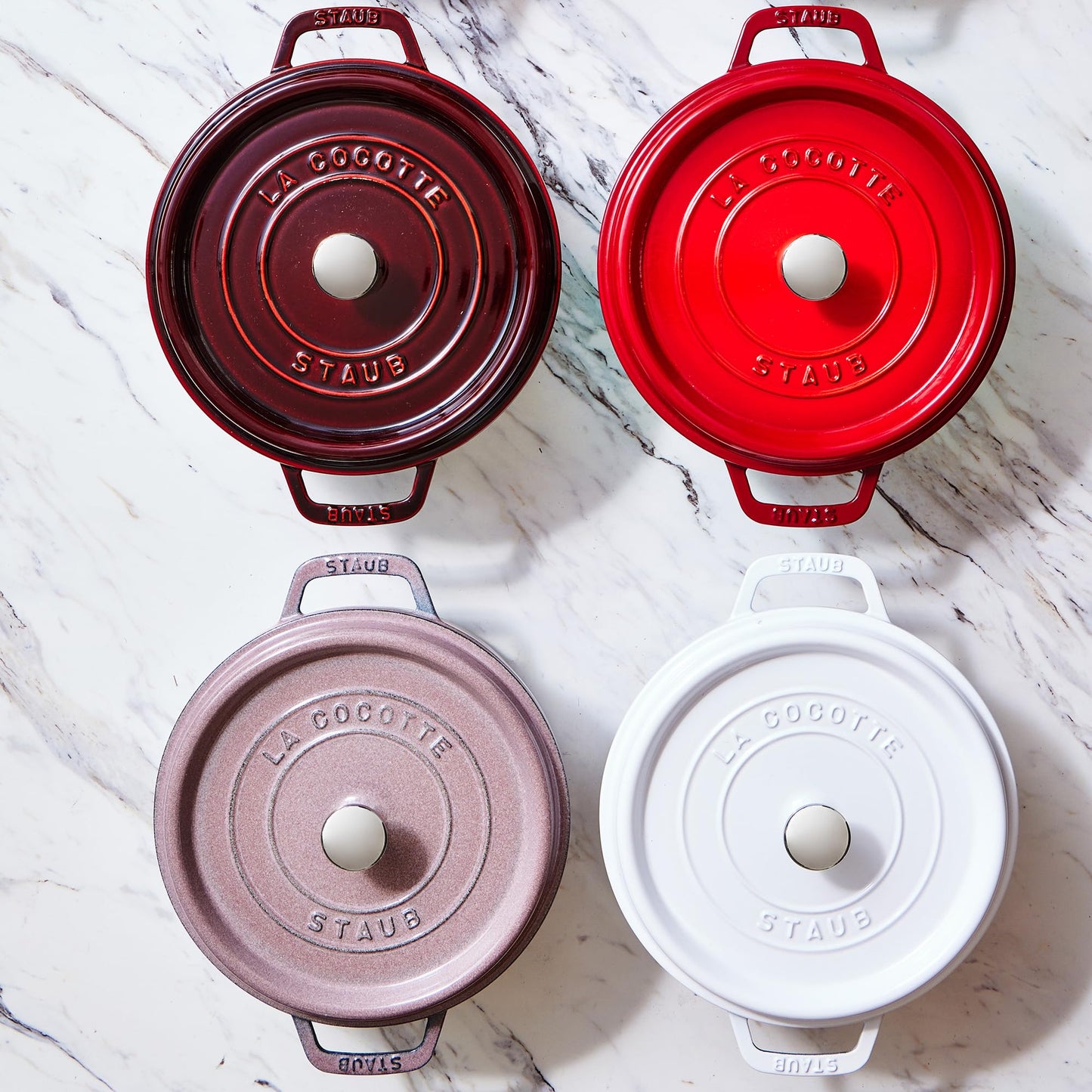 Staub Horno holandés redondo de hierro fundido de 4 cuartos de galón, color lila