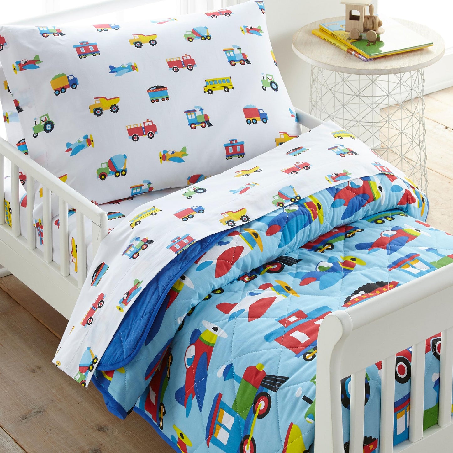 Wildkin Edredón 100% algodón para niños y niñas, Mide 58 x 42 Pulgadas, edredón para niños, Incluye un edredón para colchón estándar de Cuna (Trenes, Aviones y Camiones)