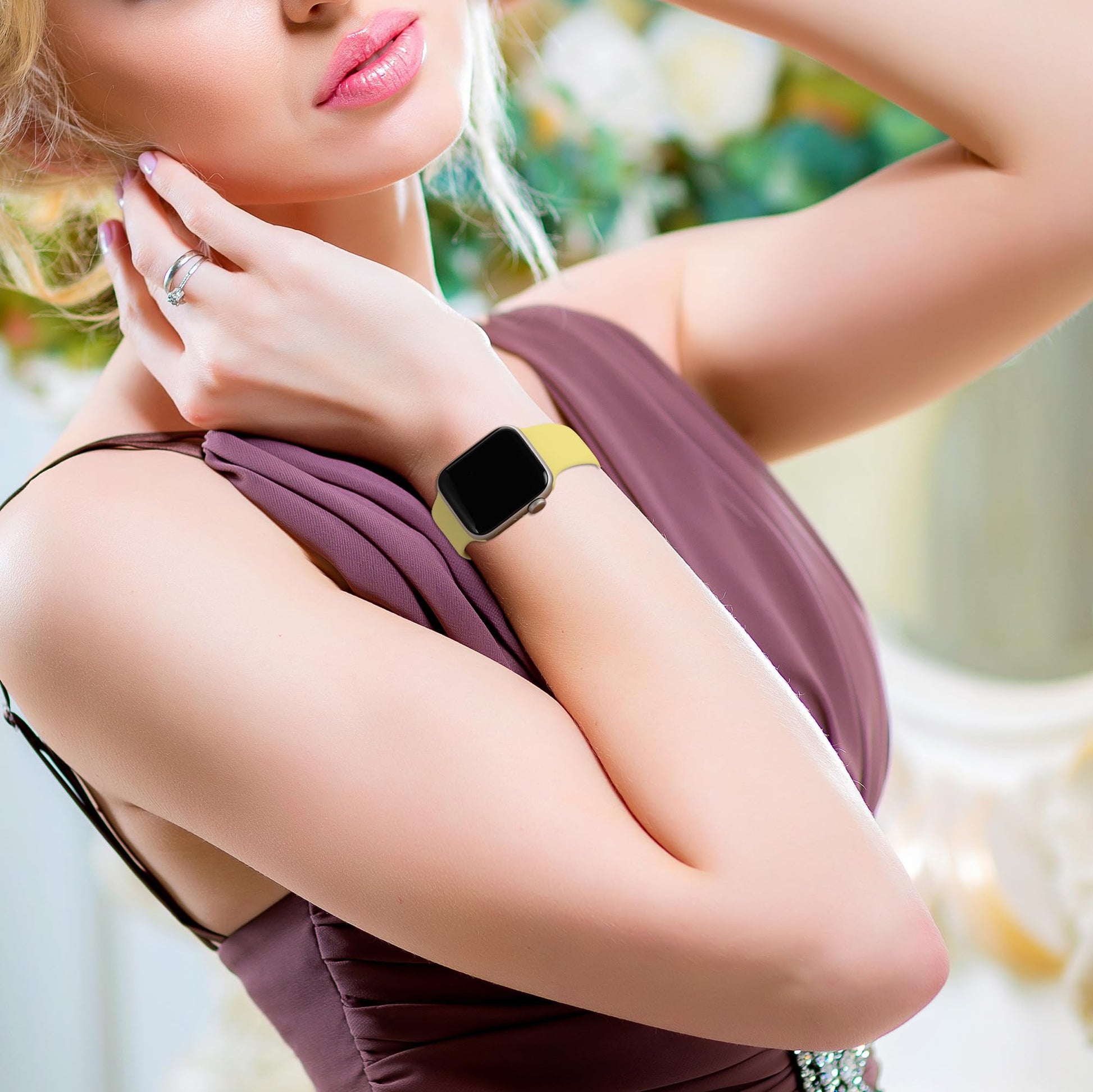 Sycamond - Correa de silicona compatible con Apple Watch de 41 mm, 40 mm, 38 mm, correa deportiva de repuesto para iWatch Series SE 10, 9, 8, 7, 6, 5, 4, 3, Ultra 2, 1, mujeres, hombres, S/M amarillo