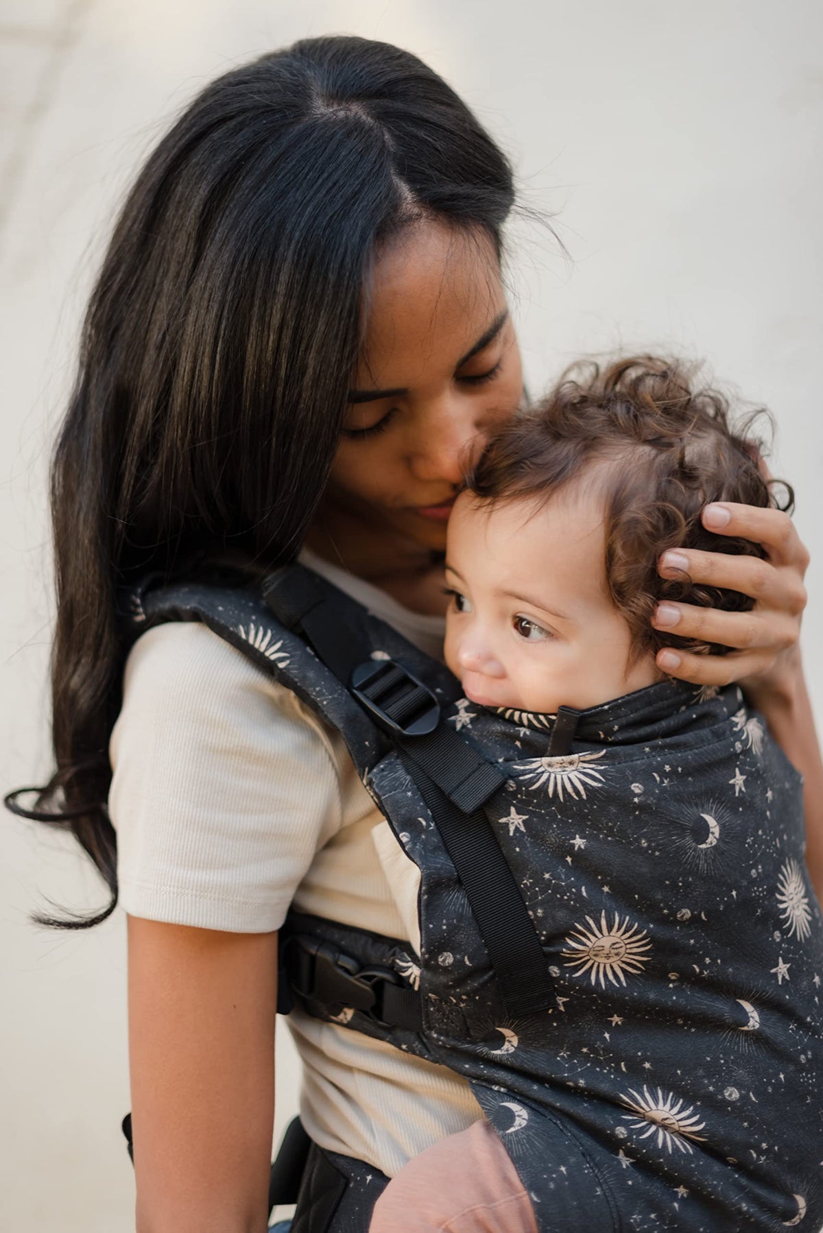 Boba X Portabebés ajustable para recién nacidos a niños pequeños, portabebé frontal convertible 2 en 1 y mochila de 7 a 45 libras, portabebés ergonómico con correas cruzables (Cosmos)