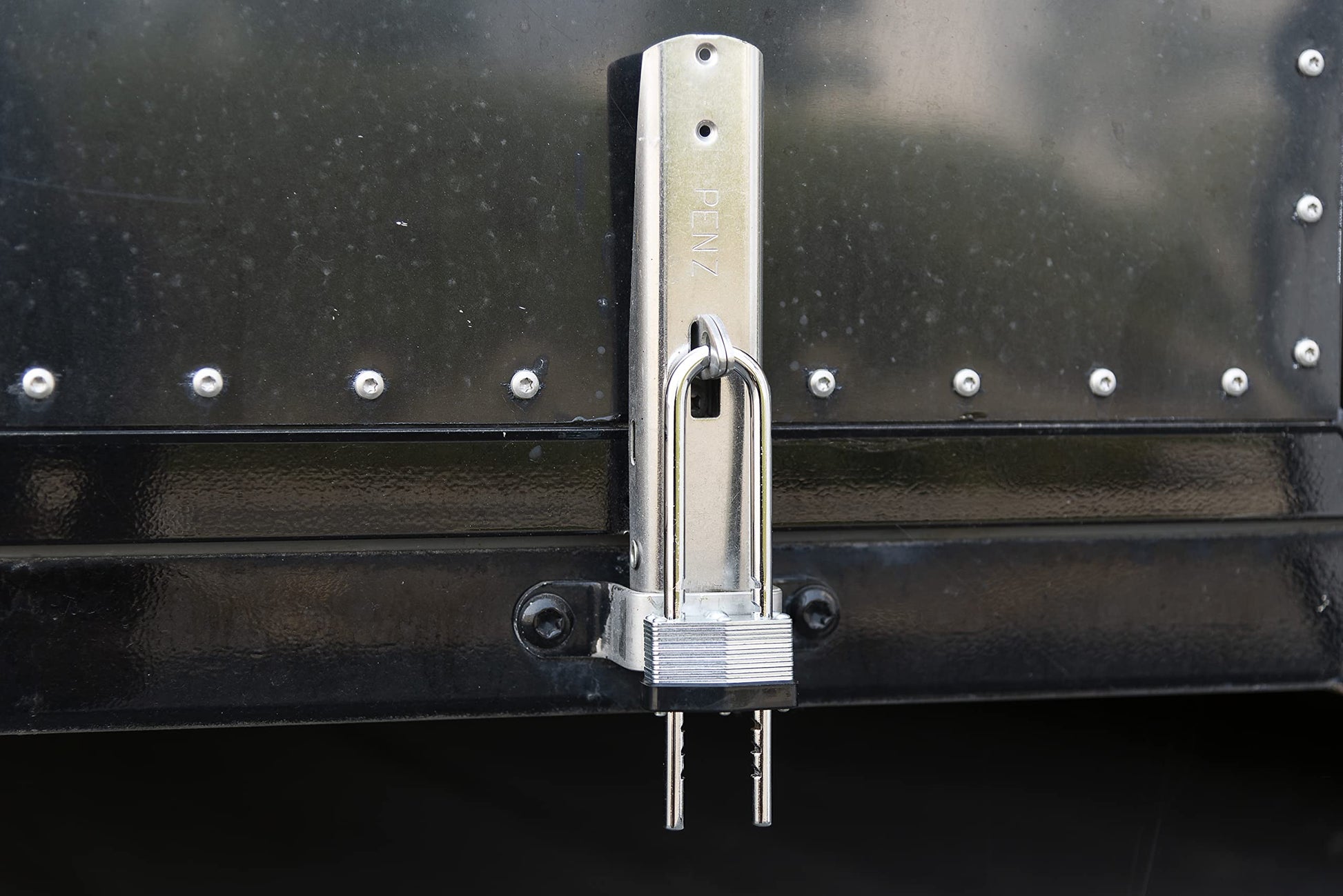 Brinks 172-44061 44mm Laminated Steel Warded Padlock with Adjustable Shackle