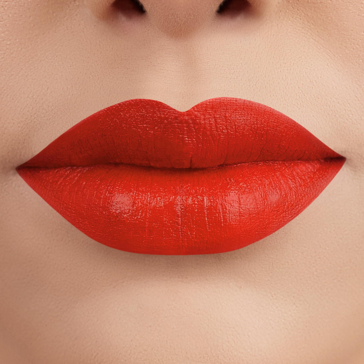 GOC, Labial en barra ultra suave, Color Butter, Acabado semi-matte de textura suave, Con pigmentos orgánicos. Color Silky, GLCB04