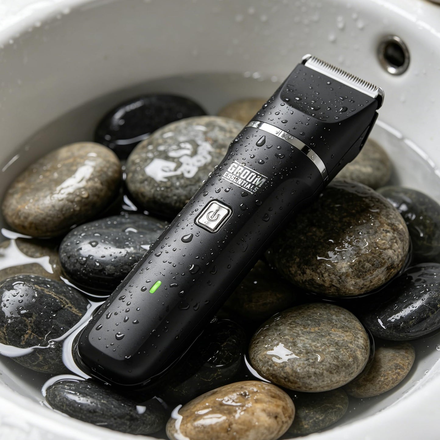 Groom Essentials - Maquinilla de afeitar eléctrica para hombre con base de carga, afeitadora de cuerpo completo en seco y húmedo, juego de afeitado con recortador de barba y nariz, instrucciones de