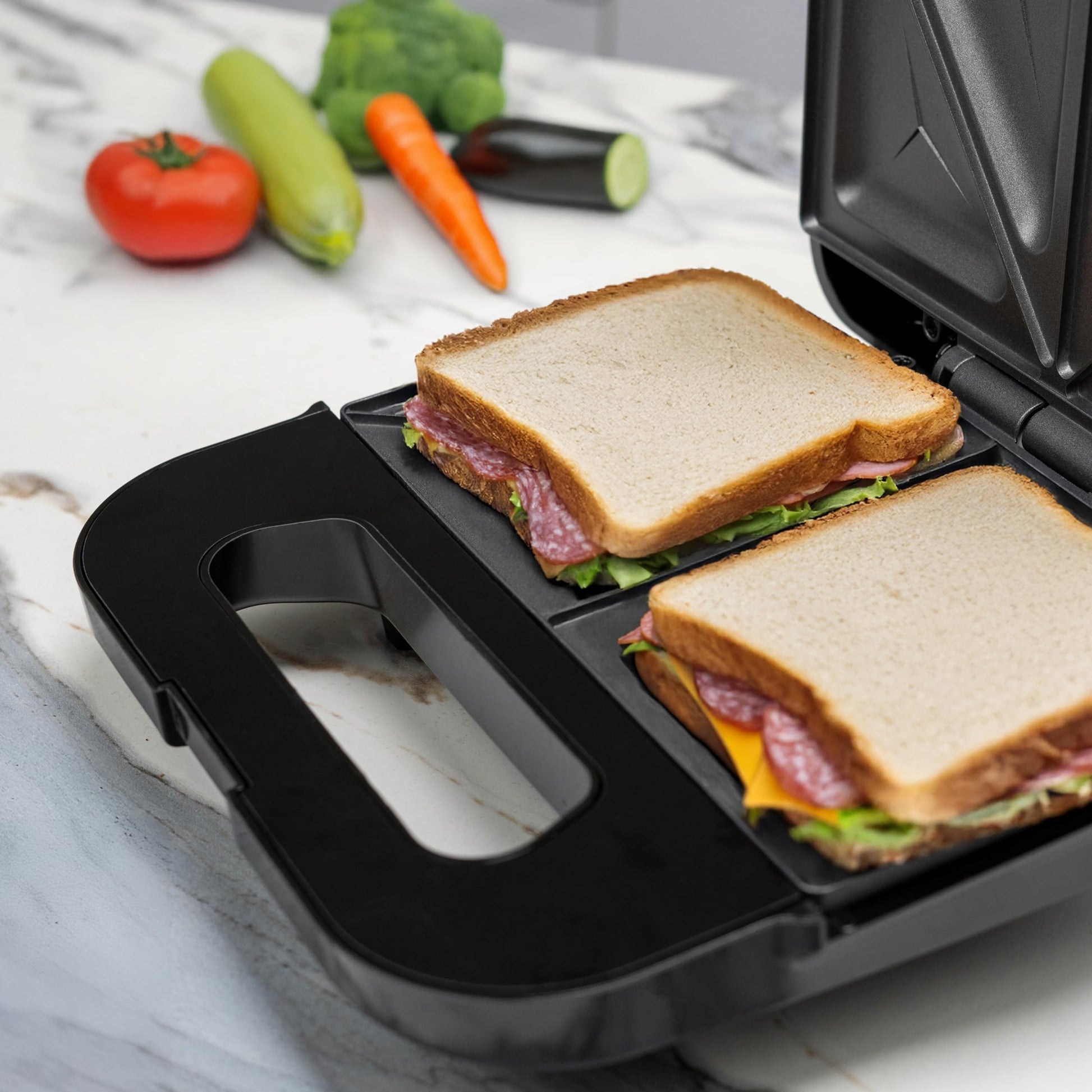 Hukën x MasterChef | Sandwichera Heat+ Premium | Capacidad para 2 Rebanadas | Acero Inoxidable de Alta Calidad | Diseño Elegante y Resistente para Resultados Óptimos