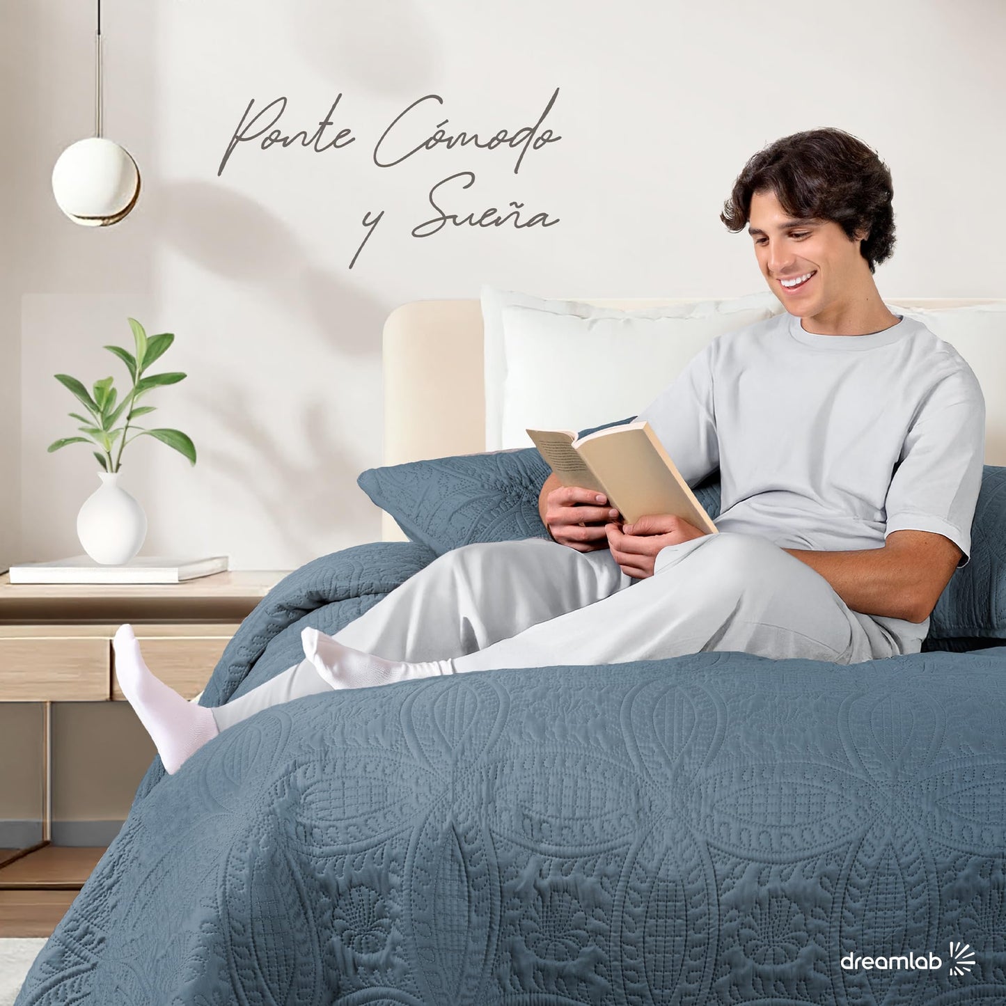 Dreamlab Colcha Ligera con 2 Fundas de Almohada, Capitonado, Ultra Suave.Hipoalergénico.Edrecolcha para Cama.Edredón para Verano y Todas las Estaciones.(Matrimonial 210x240 cm, Moneda, Azul Mezclilla)