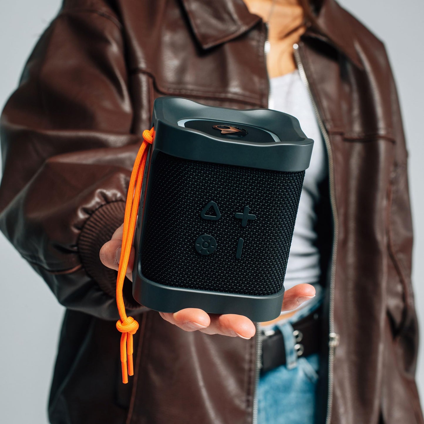 Lifeworks Altavoz Bluetooth inalámbrico Skullcandy Terrain Mini 2, Resistente al Agua IPX7, batería de 14 Horas, multienlace, Luces LED, Ligero y portátil.