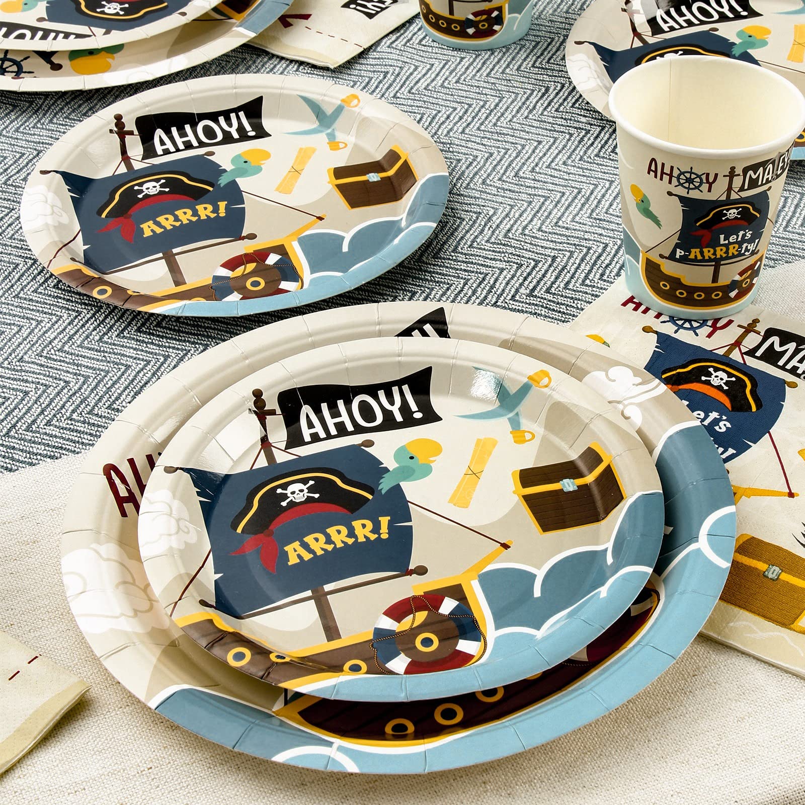 Decoraciones de fiesta pirata (24) platos de cena, platos de postre, tazas, servilletas. Suministros de fiesta de cumpleaños pirata para niños, niños, niñas y más