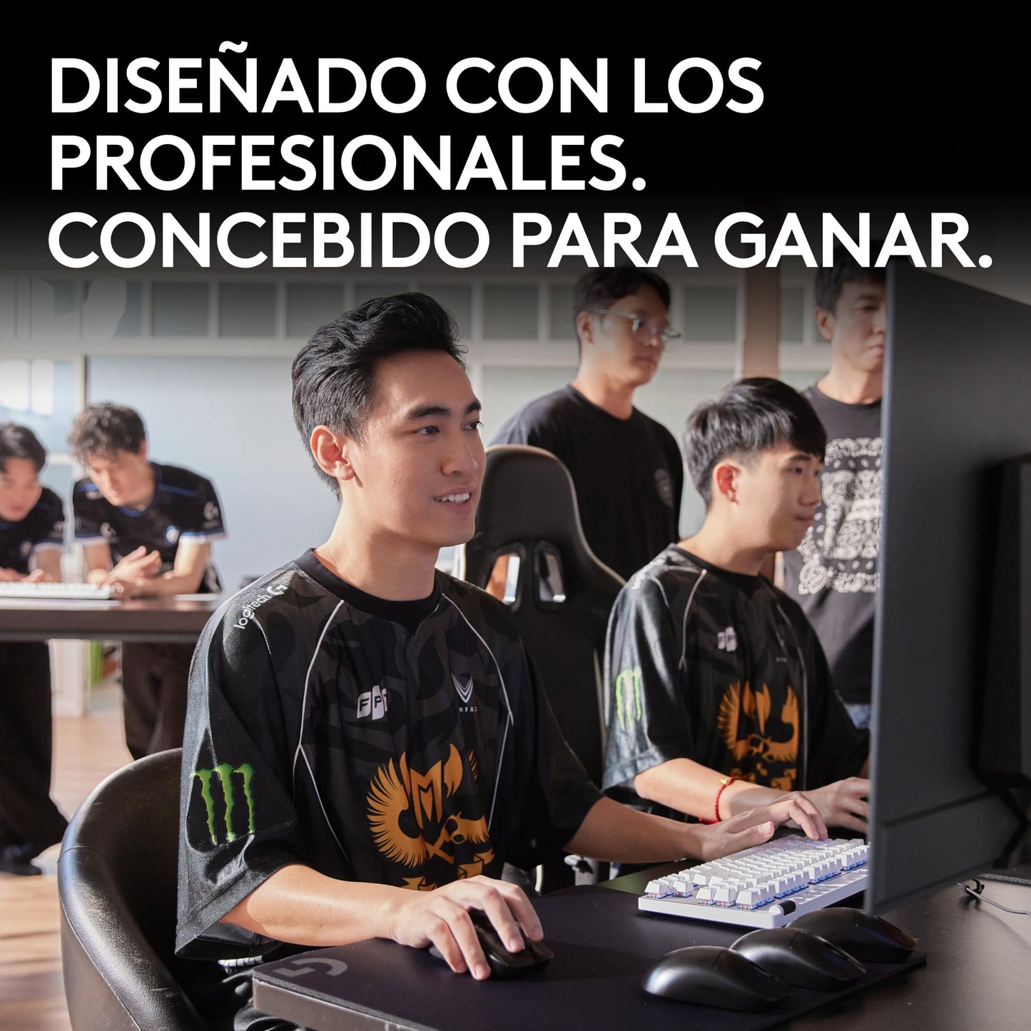 Logitech G Pro X Superlight 2 Lightspeed Mouse Inalámbrico de Juegos, Ligero, Interruptor Híbrido LIGHTFORCE, Sensor Hero 2, 32,000 dpi, 5 BOT. Programables, Carga USB-C, PC y Mac - Blanco