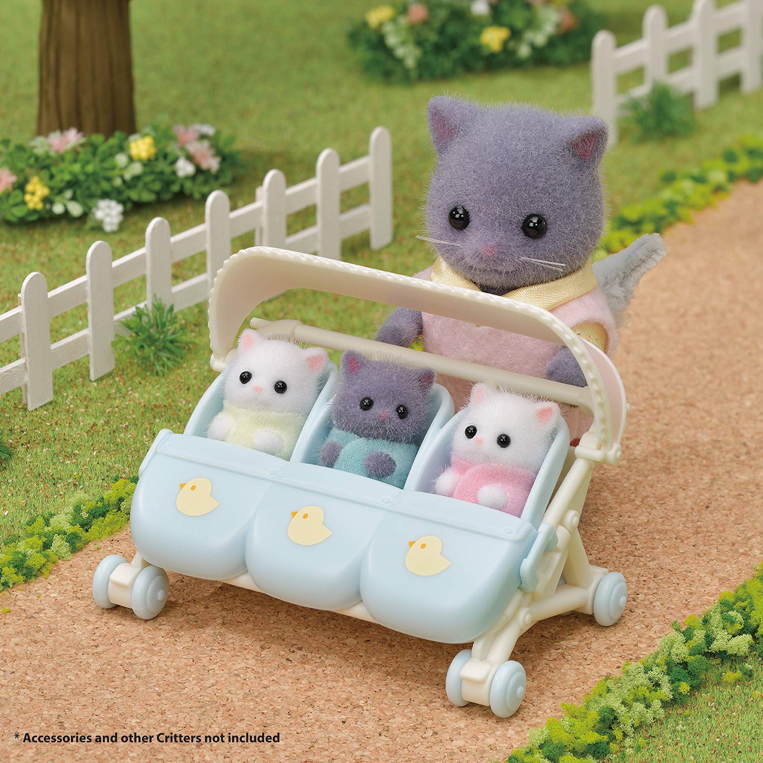 Calico Critters - Trillizos de Gato Persa, muñecos, Figuras de casa de muñecas, Juguetes coleccionables; Figuras y Accesorios de Cuna incluidos