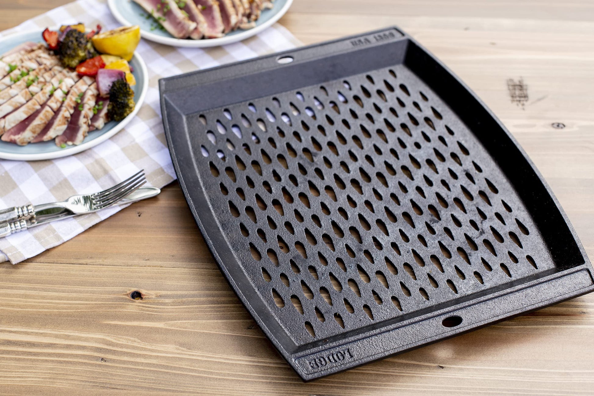 Lodge - Rejilla rectangular de hierro fundido presazonada, para uso en la parrilla, sartén diseñada para proteger los alimentos de caídas a través de la rejilla, hierro fundido, 15 pulgadas