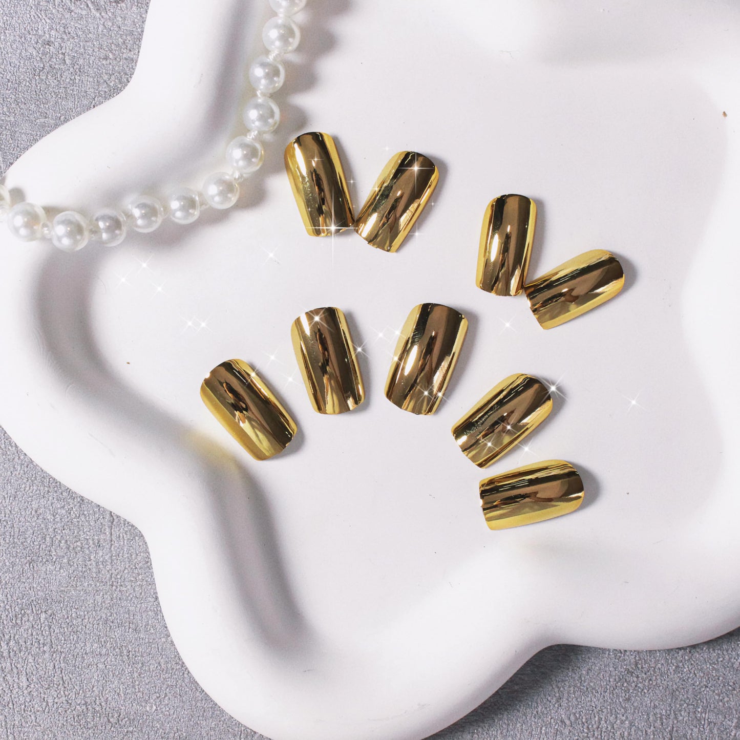 Sxvme Uñas Postizas De Metal Dorado Con Efecto Espejo, Uñas Postizas Cuadradas Cortas Y Medianas, Uñas De Gel Esmaltadas En Cromo, Uñas Acrílicas, Uñas Postizas Grues Oro Cuadrado 0,04 Onzas (Paquete