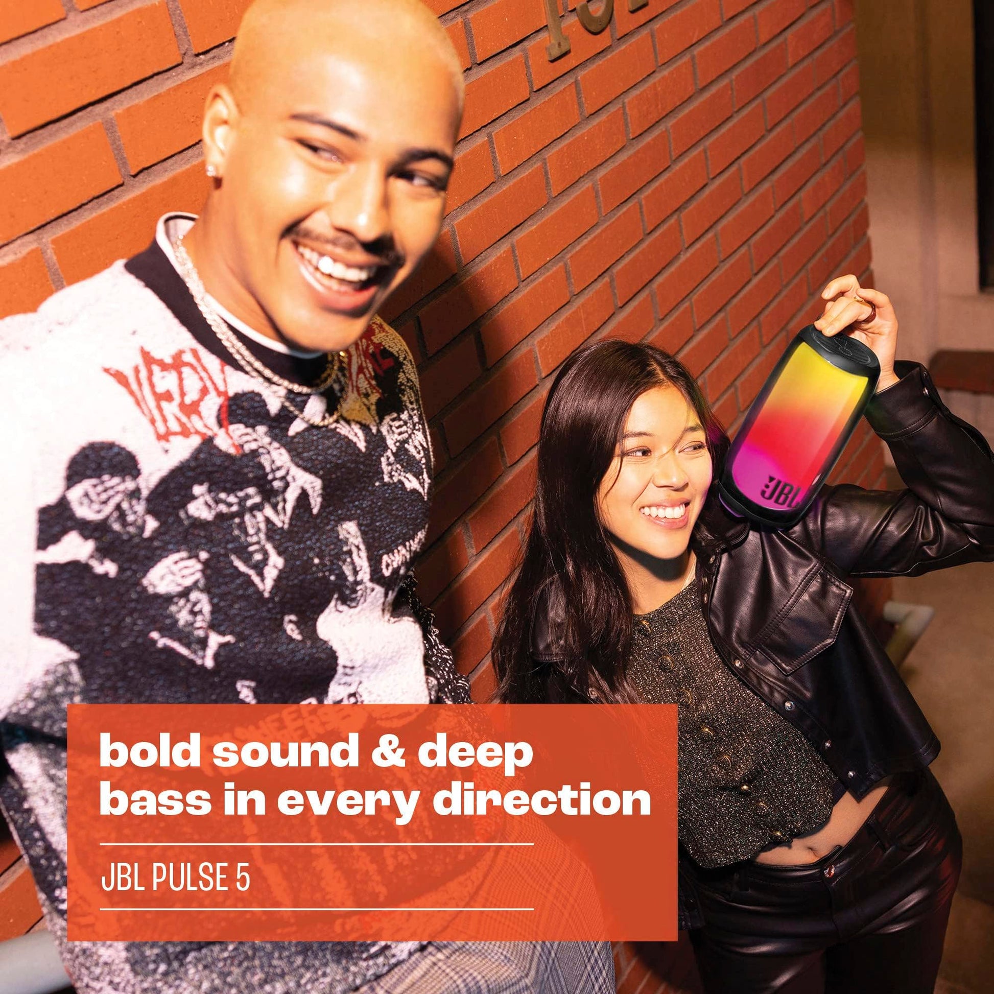 JBL Pulse 5, Bocina Portátil Bluetooth, 30W de Potencia, Reproducción 12 Horas, Resistente al Agua y al Polvo IP67 - Negro