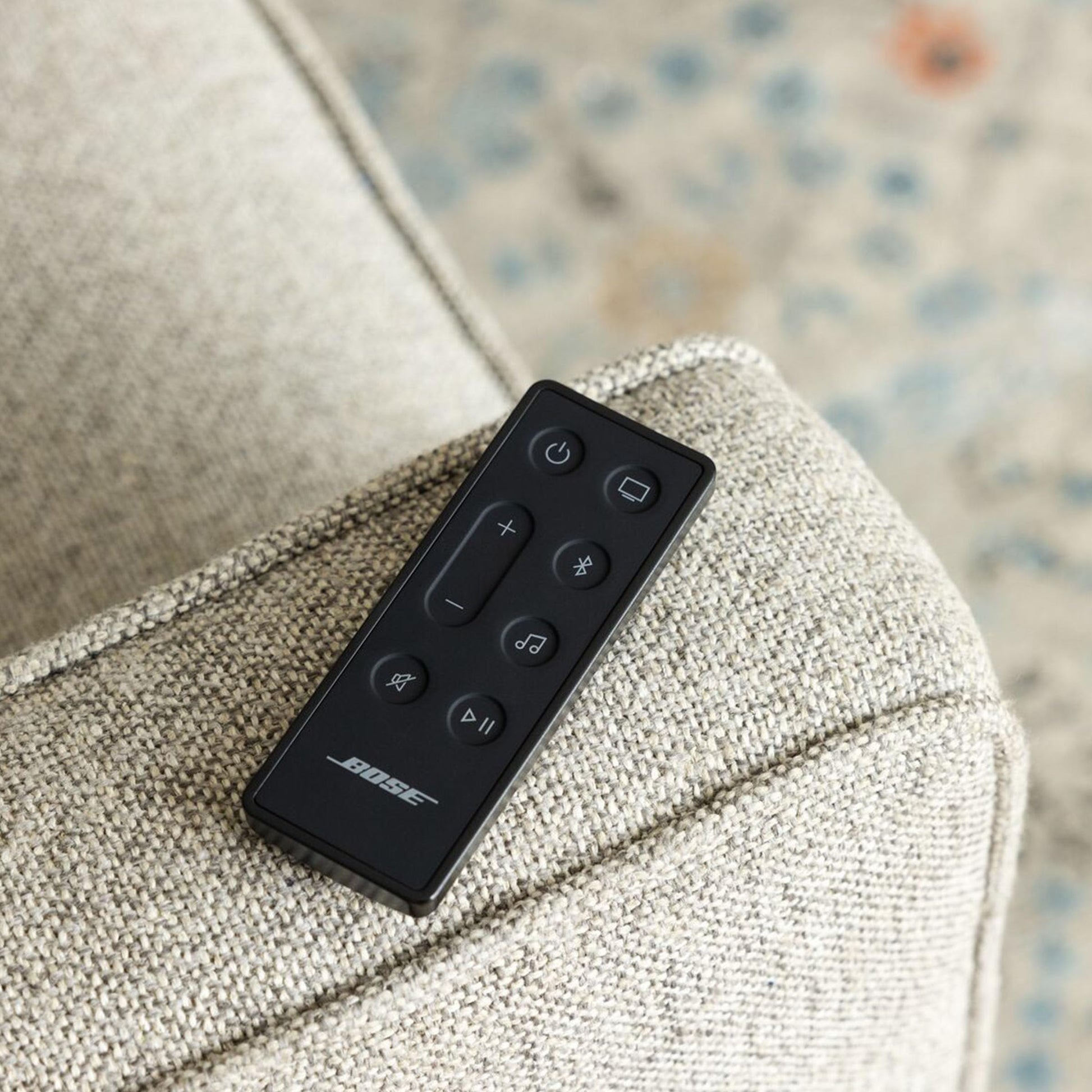 Bose Barra de Sonido Inteligente Dolby Atmos, Altavoz Bluetooth de la Barra de Sonido con Control por Voz y Amazon Alexa Integrado y Las capacidades de Funciona con el Asistente de Google, Negro