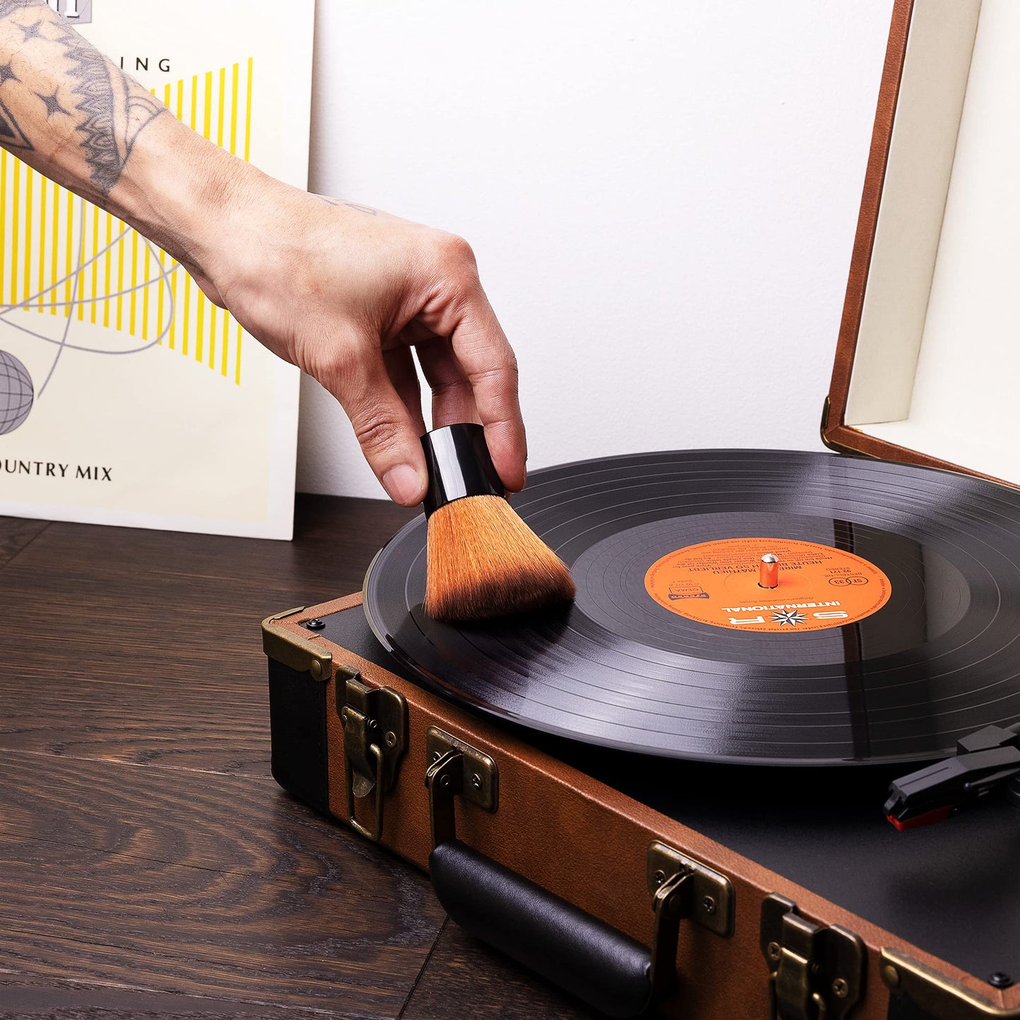 kwmobile Limpiador de Discos de Vinilo - Cepillo de Limpieza para vinilos LP EP de 7" 12" - Limpia el Polvo del Disco y Mejora el Sonido de Tocadiscos