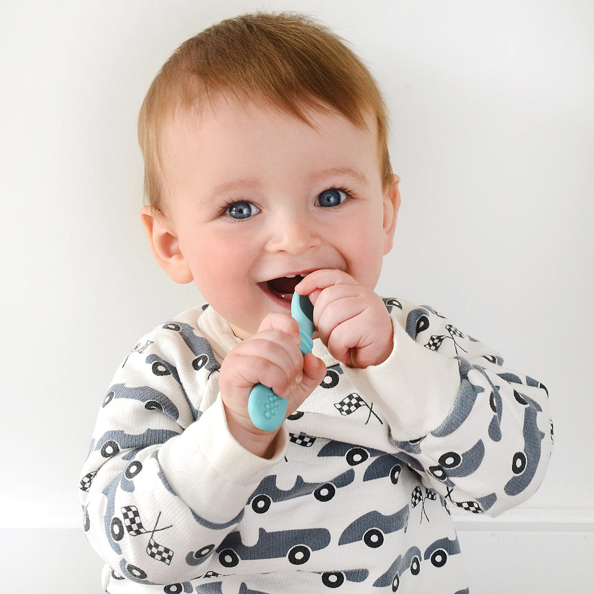 PrimaStella - Juego de alimentación de plato y cuchara de silicona irrompible para bebés y niños pequeños, color azul pacífico