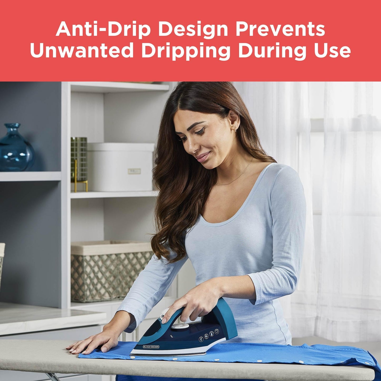 BLACK+DECKER - Plancha de vapor para ropa con cable retráctil, vapor vertical, diseño antigoteo, niebla de pulverización y botón de limpieza automática, 1200 W