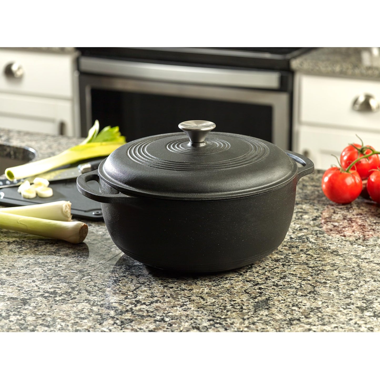 Mercer Culinary Horno holandés redondo de hierro fundido esmaltado, 6 cuartos de galón, negro mate