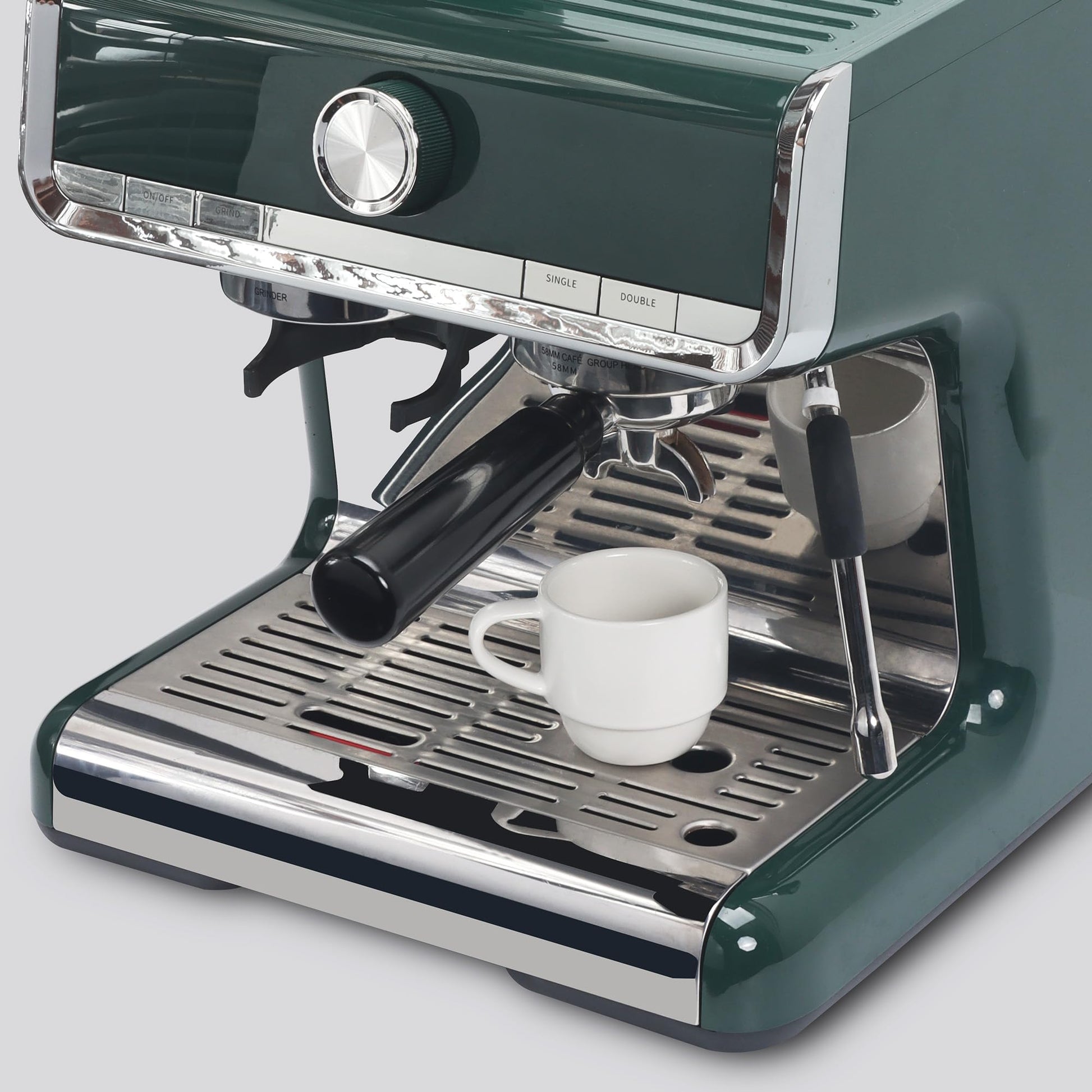 Lareina - Juego de 6 tazas de café apilables de porcelana con platillos, cucharas y soporte de metal, tazas de café pequeñas de 3 onzas, tazas de cerámica demitasse, color blanco