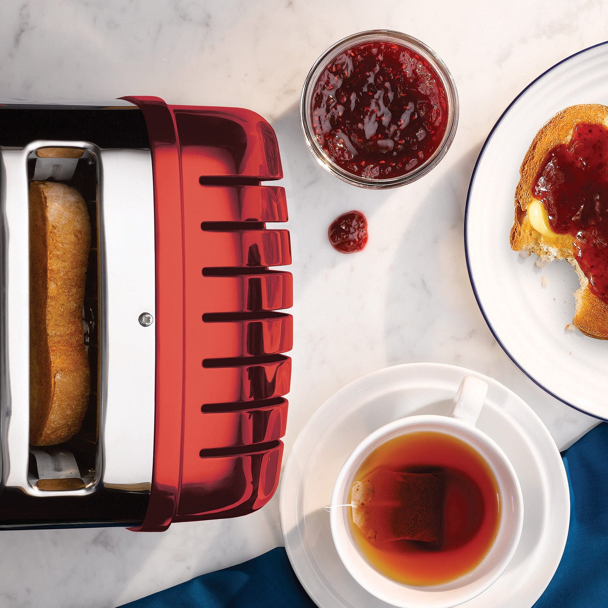 Dualit 4 Slice Classic Toaster, Apple Candy Red