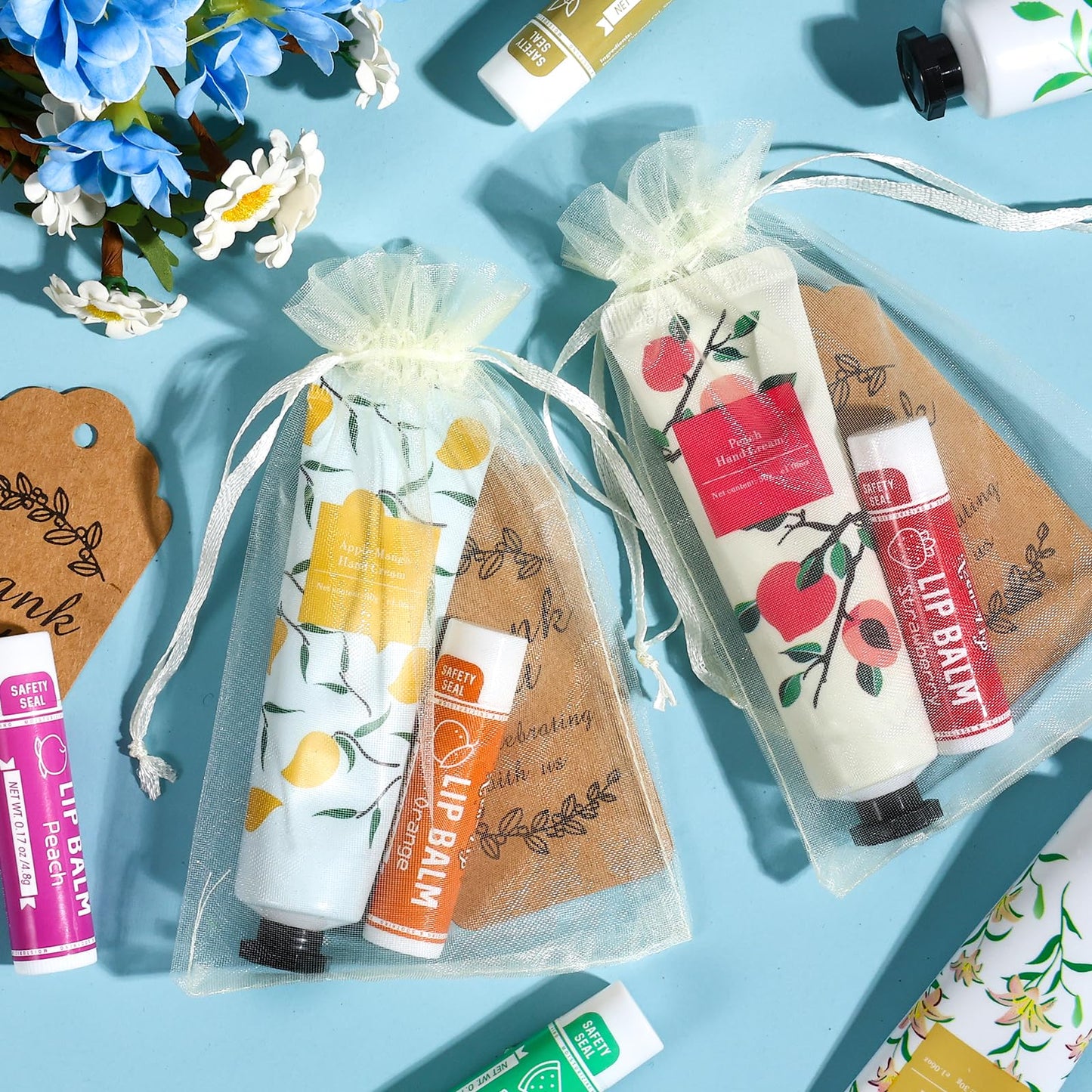 AZEN- Juego de 60 cremas de manos y bálsamos labiales a granel, obsequios para invitados de despedida de soltera con bolsa de organza, gracias