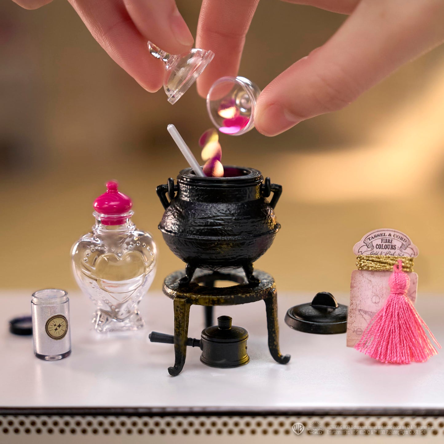 Réplica Exacta MGA's Miniverse Harry Potter Clase de Pociones con Piezas y Accesorios Exclusivos para Crear y Exhibir