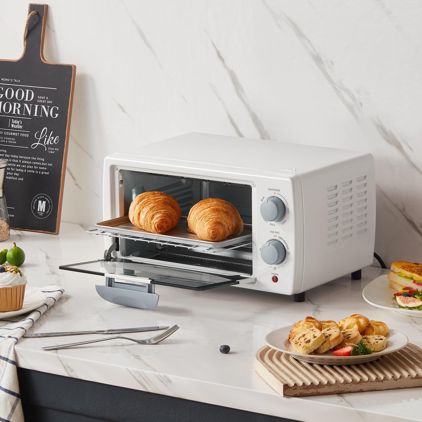 COMFEE' Horno de encimera, pequeño horno tostador combinado de 4 rebanadas, mini horno para pizza de 9 pulgadas, horno compacto, hornear, asar, 950 W, blanco, CTO-E101A (WH)