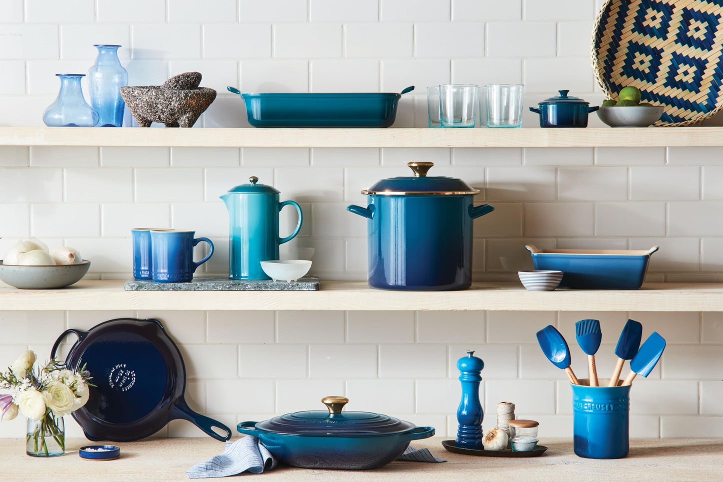 Le Creuset of America Craft Series - Juego de utensilios de cocina de 5 piezas, color beige, Marseille, 1
